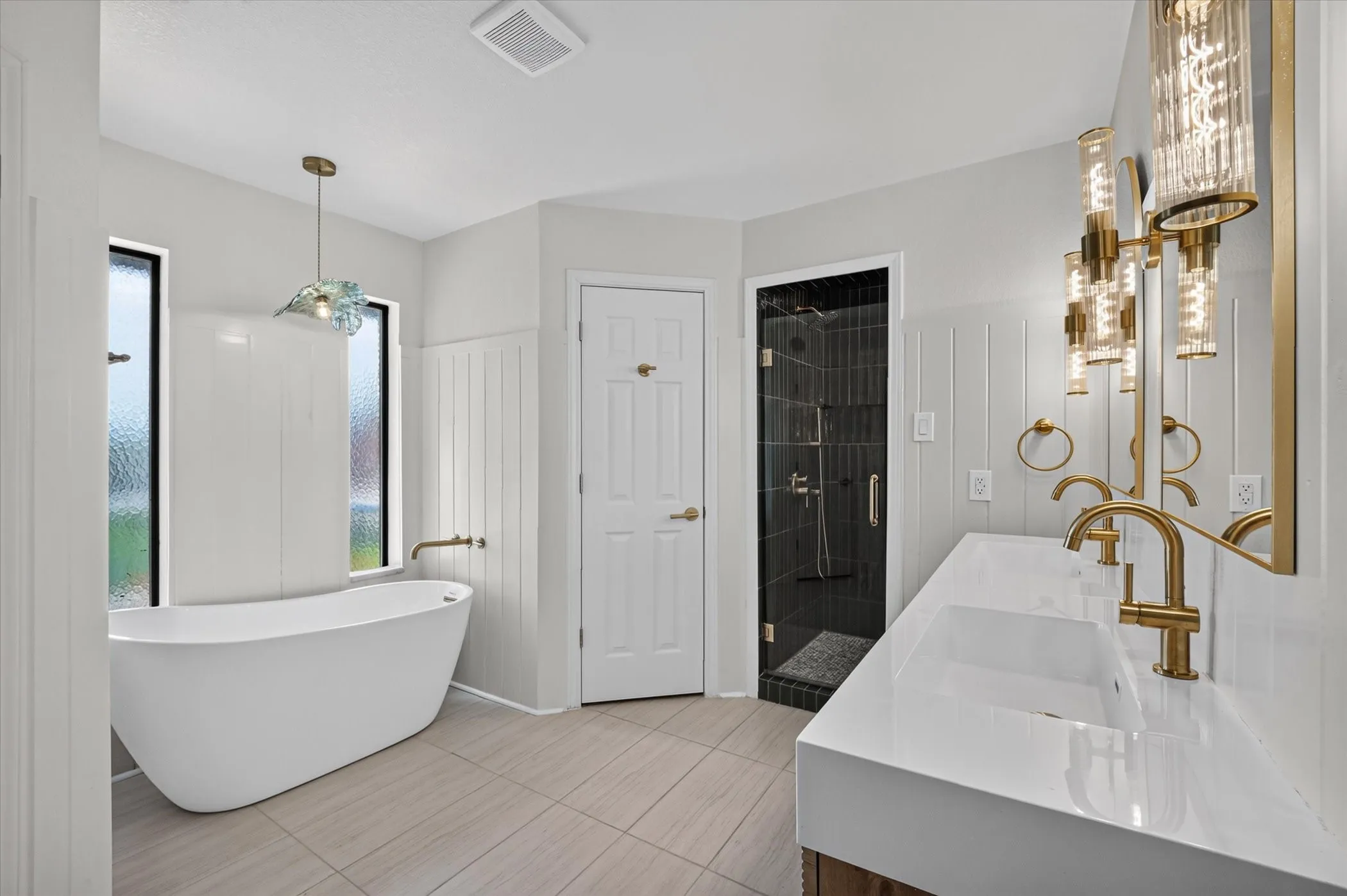 Single Family Residence For Rent in Dallas County , 3505 Larkin Lane, Rowlett, Texas 75089, 3 Bedroom, 2 Bathroom, 2 Garage spaces, 2,204 Sqft, built in 1984, mls#21347887, Real Estate Agent in Rowlett, Homes For Rent in Dallas county, Homes For Rent in Rowlett, Realtor in Rowlett Texas, Real Estate Brokerage Independent Realty Texas, Luminita Cordes Realtor