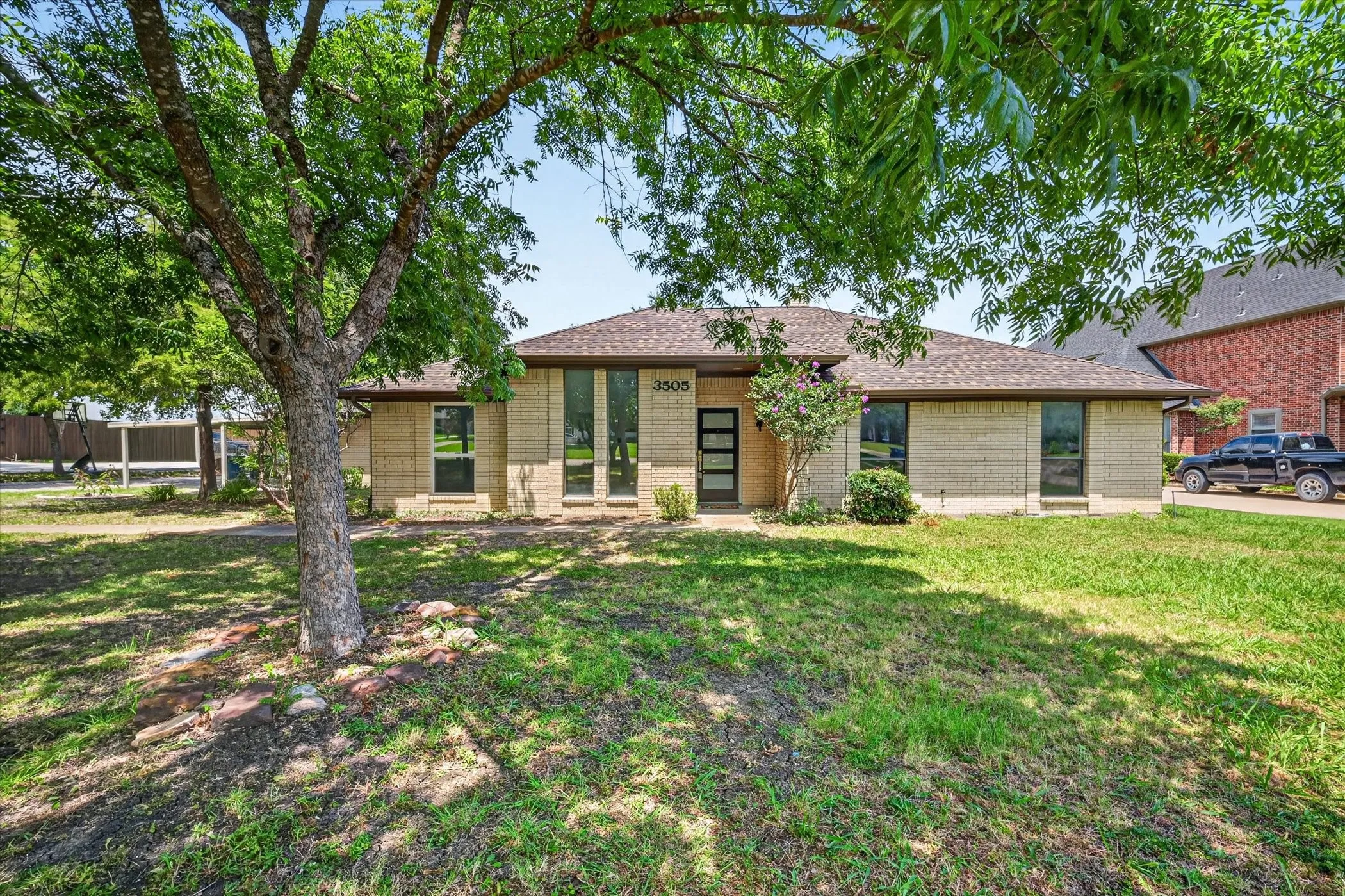 Single Family Residence For Rent in Dallas County , 3505 Larkin Lane, Rowlett, Texas 75089, 3 Bedroom, 2 Bathroom, 2 Garage spaces, 2,204 Sqft, built in 1984, mls#21347887, Real Estate Agent in Rowlett, Homes For Rent in Dallas county, Homes For Rent in Rowlett, Realtor in Rowlett Texas, Real Estate Brokerage Independent Realty Texas, Luminita Cordes Realtor
