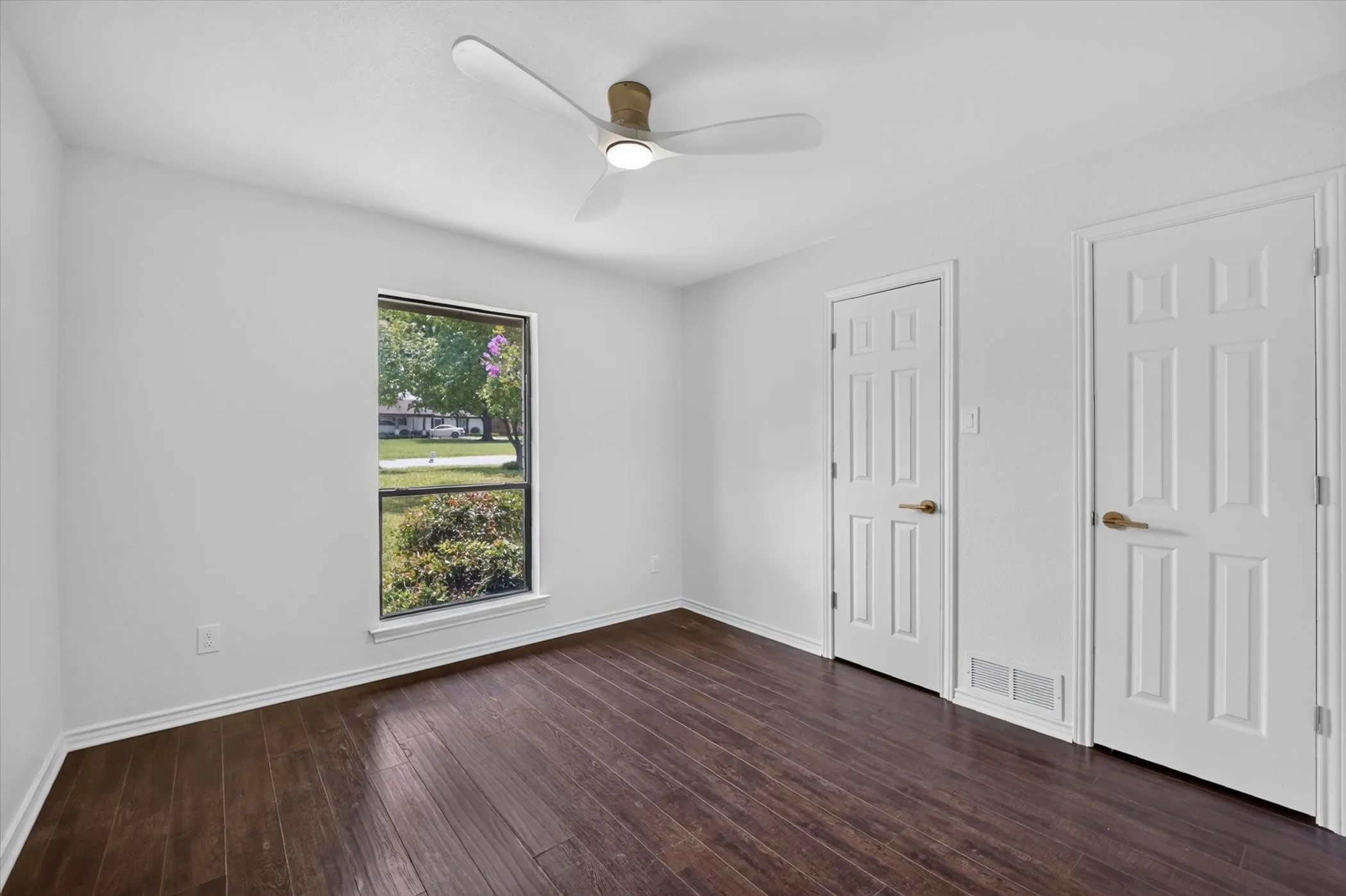 Single Family Residence For Rent in Dallas County , 3505 Larkin Lane, Rowlett, Texas 75089, 3 Bedroom, 2 Bathroom, 2 Garage spaces, 2,204 Sqft, built in 1984, mls#21347887, Real Estate Agent in Rowlett, Homes For Rent in Dallas county, Homes For Rent in Rowlett, Realtor in Rowlett Texas, Real Estate Brokerage Independent Realty Texas, Luminita Cordes Realtor