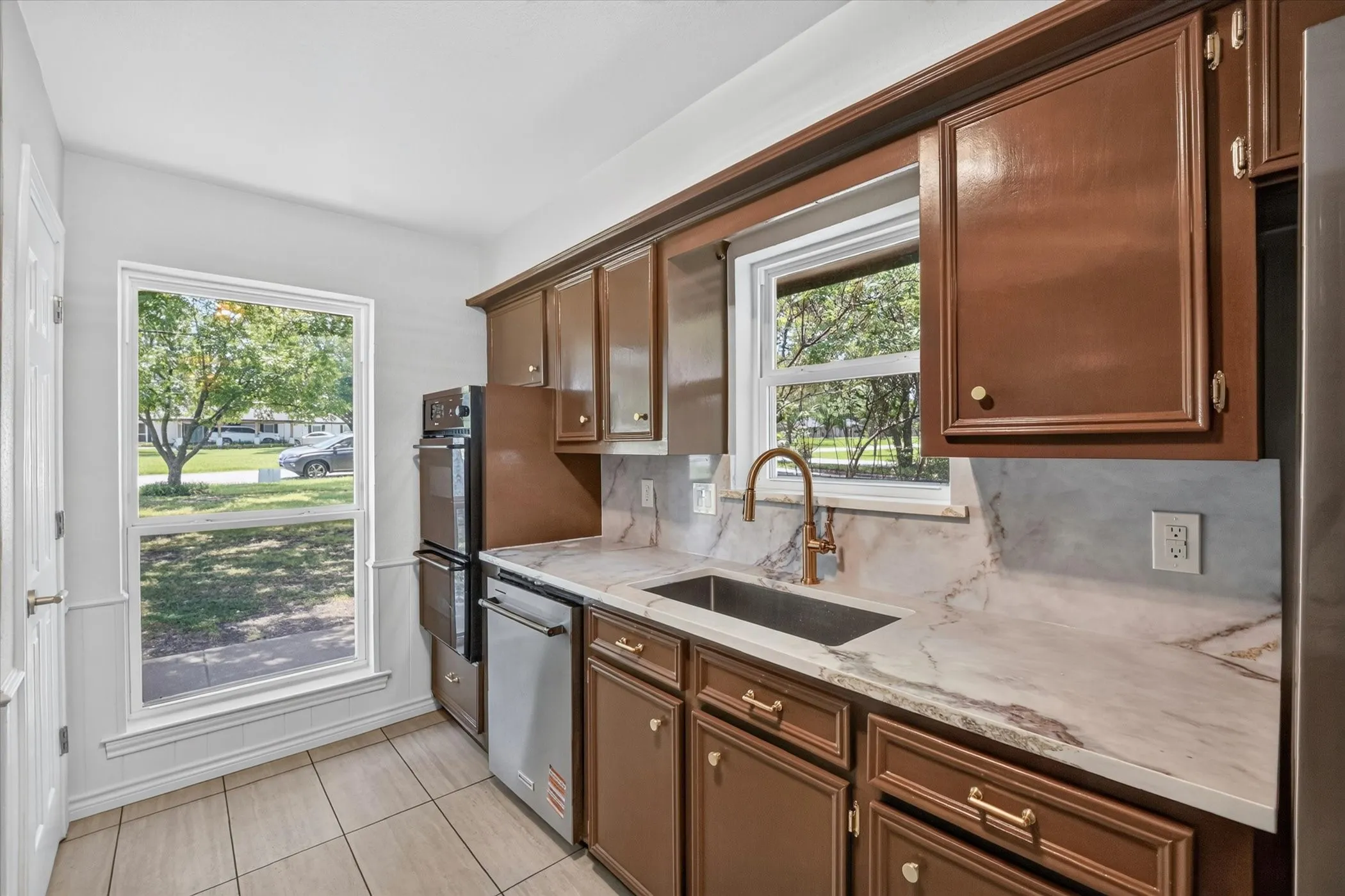 Single Family Residence For Rent in Dallas County , 3505 Larkin Lane, Rowlett, Texas 75089, 3 Bedroom, 2 Bathroom, 2 Garage spaces, 2,204 Sqft, built in 1984, mls#21347887, Real Estate Agent in Rowlett, Homes For Rent in Dallas county, Homes For Rent in Rowlett, Realtor in Rowlett Texas, Real Estate Brokerage Independent Realty Texas, Luminita Cordes Realtor