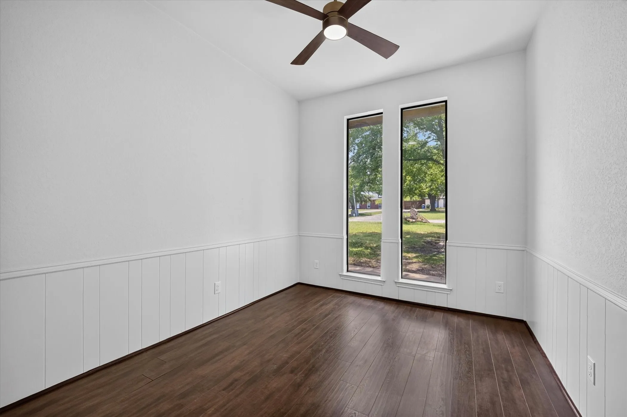 Single Family Residence For Rent in Dallas County , 3505 Larkin Lane, Rowlett, Texas 75089, 3 Bedroom, 2 Bathroom, 2 Garage spaces, 2,204 Sqft, built in 1984, mls#21347887, Real Estate Agent in Rowlett, Homes For Rent in Dallas county, Homes For Rent in Rowlett, Realtor in Rowlett Texas, Real Estate Brokerage Independent Realty Texas, Luminita Cordes Realtor