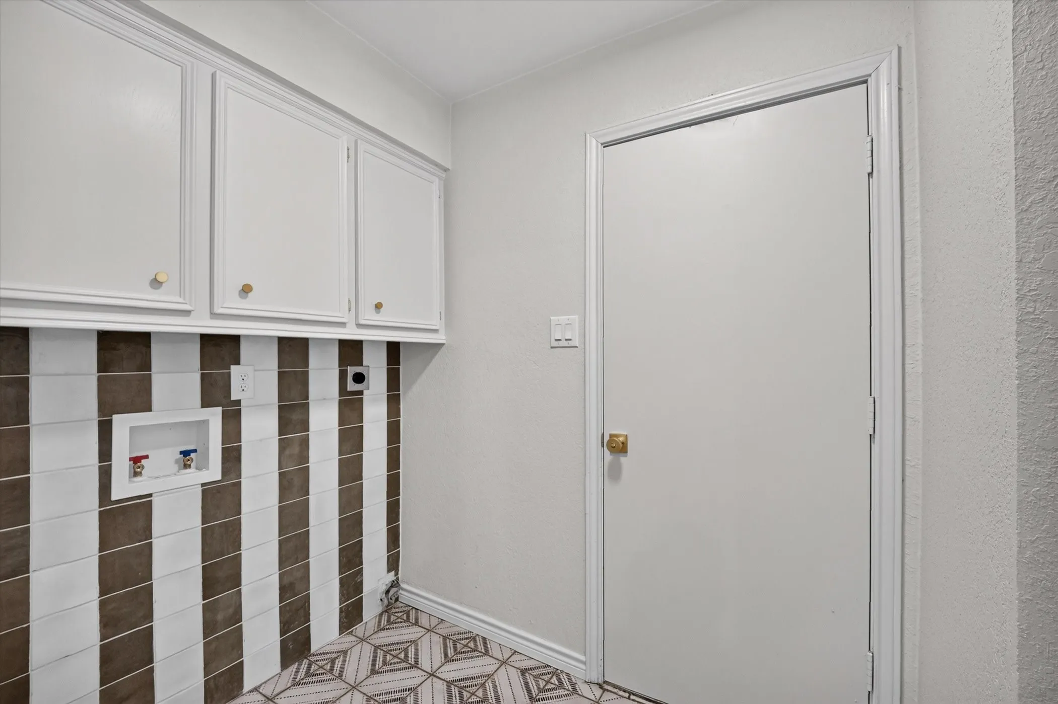 Single Family Residence For Rent in Dallas County , 3505 Larkin Lane, Rowlett, Texas 75089, 3 Bedroom, 2 Bathroom, 2 Garage spaces, 2,204 Sqft, built in 1984, mls#21347887, Real Estate Agent in Rowlett, Homes For Rent in Dallas county, Homes For Rent in Rowlett, Realtor in Rowlett Texas, Real Estate Brokerage Independent Realty Texas, Luminita Cordes Realtor