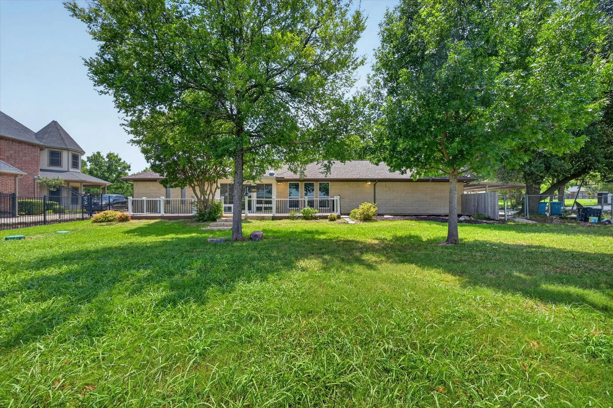 Single Family Residence For Rent in Dallas County , 3505 Larkin Lane, Rowlett, Texas 75089, 3 Bedroom, 2 Bathroom, 2 Garage spaces, 2,204 Sqft, built in 1984, mls#21347887, Real Estate Agent in Rowlett, Homes For Rent in Dallas county, Homes For Rent in Rowlett, Realtor in Rowlett Texas, Real Estate Brokerage Independent Realty Texas, Luminita Cordes Realtor