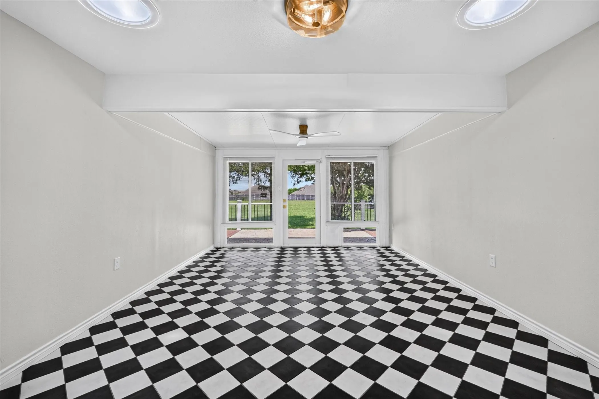 Single Family Residence For Rent in Dallas County , 3505 Larkin Lane, Rowlett, Texas 75089, 3 Bedroom, 2 Bathroom, 2 Garage spaces, 2,204 Sqft, built in 1984, mls#21347887, Real Estate Agent in Rowlett, Homes For Rent in Dallas county, Homes For Rent in Rowlett, Realtor in Rowlett Texas, Real Estate Brokerage Independent Realty Texas, Luminita Cordes Realtor