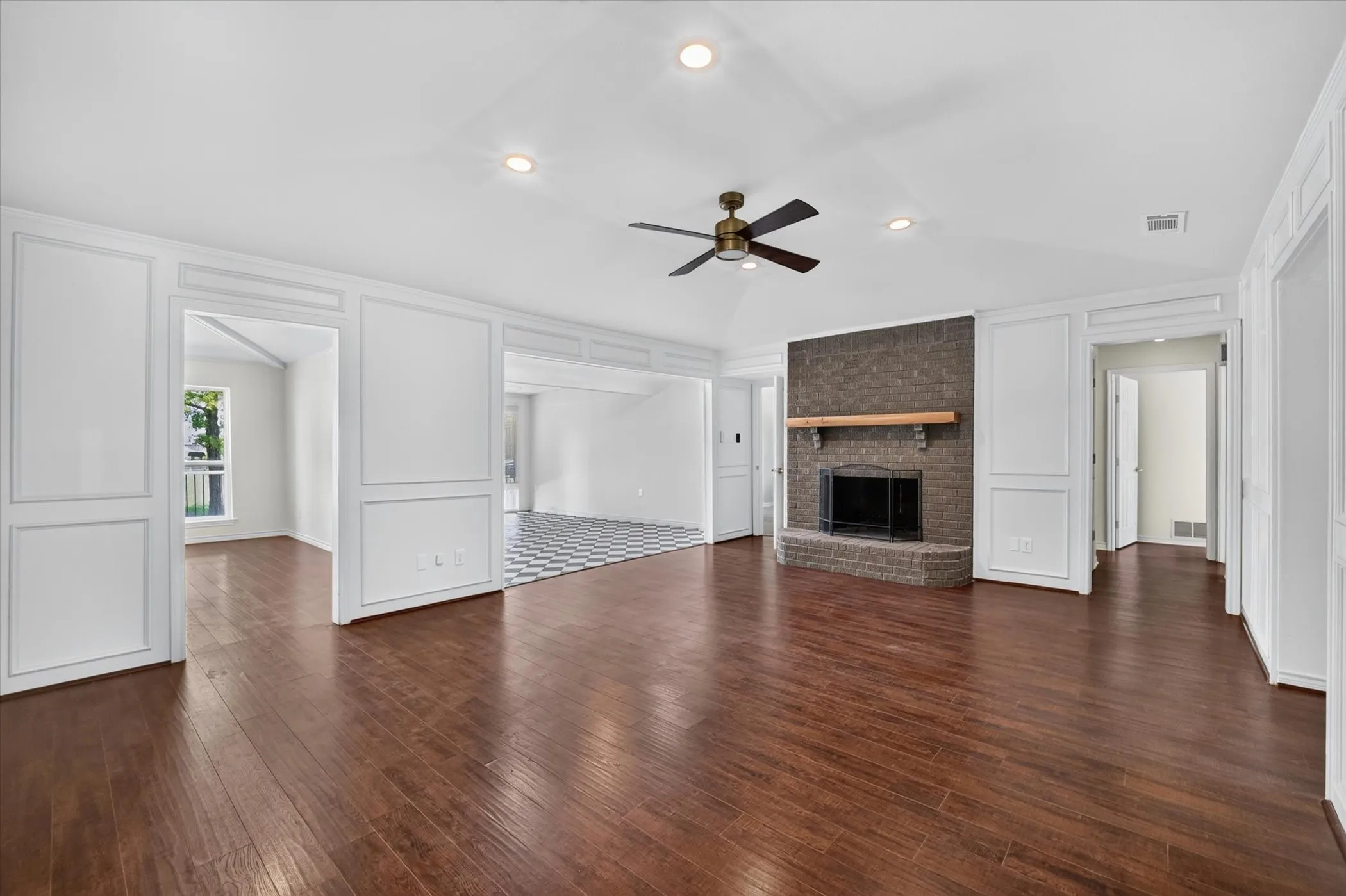 Single Family Residence For Rent in Dallas County , 3505 Larkin Lane, Rowlett, Texas 75089, 3 Bedroom, 2 Bathroom, 2 Garage spaces, 2,204 Sqft, built in 1984, mls#21347887, Real Estate Agent in Rowlett, Homes For Rent in Dallas county, Homes For Rent in Rowlett, Realtor in Rowlett Texas, Real Estate Brokerage Independent Realty Texas, Luminita Cordes Realtor