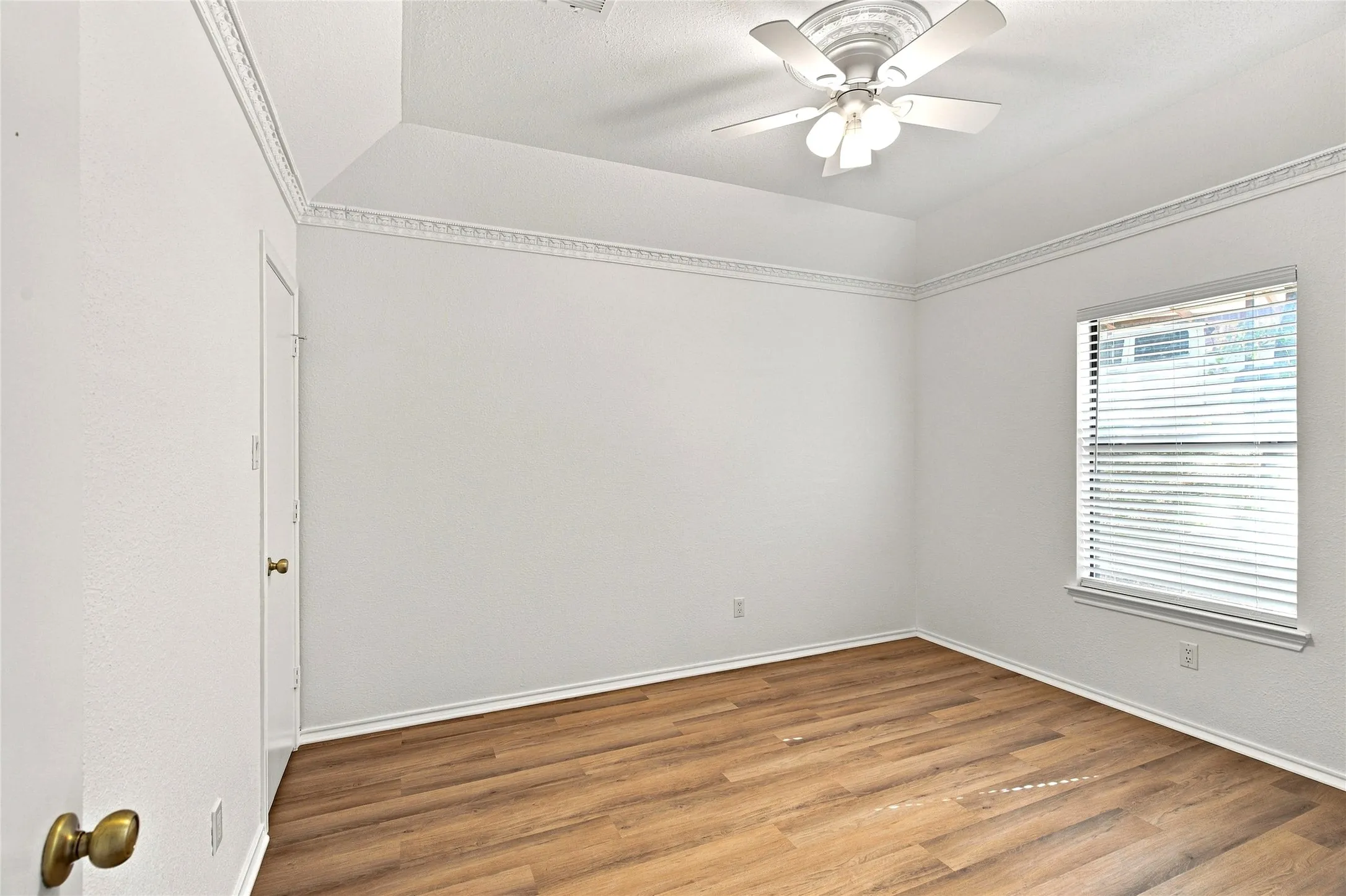 Single Family Residence For Sale in Johnson County , 244 Moore Road, Burleson, Texas 76028, 3 Bedroom, 2 Bathroom, Garage spaces, 2,334 Sqft, built in 1987, mls#21369974, Real Estate Agent in Burleson, Homes For Sale in Johnson county, Homes For Sale in Burleson, Realtor in Burleson Texas, Real Estate Brokerage Independent Realty Texas, Luminita Cordes Realtor