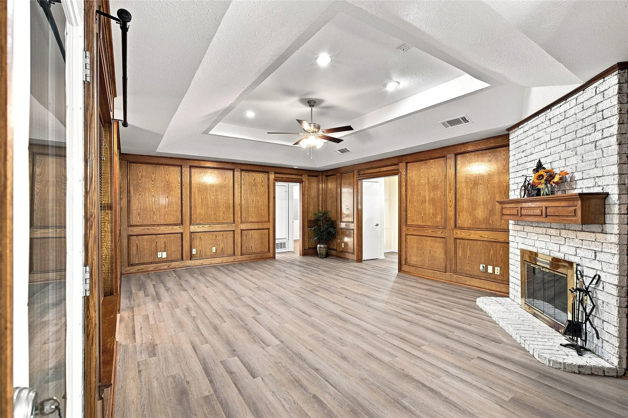 Single Family Residence For Sale in Johnson County , 244 Moore Road, Burleson, Texas 76028, 3 Bedroom, 2 Bathroom, Garage spaces, 2,334 Sqft, built in 1987, mls#21369974, Real Estate Agent in Burleson, Homes For Sale in Johnson county, Homes For Sale in Burleson, Realtor in Burleson Texas, Real Estate Brokerage Independent Realty Texas, Luminita Cordes Realtor