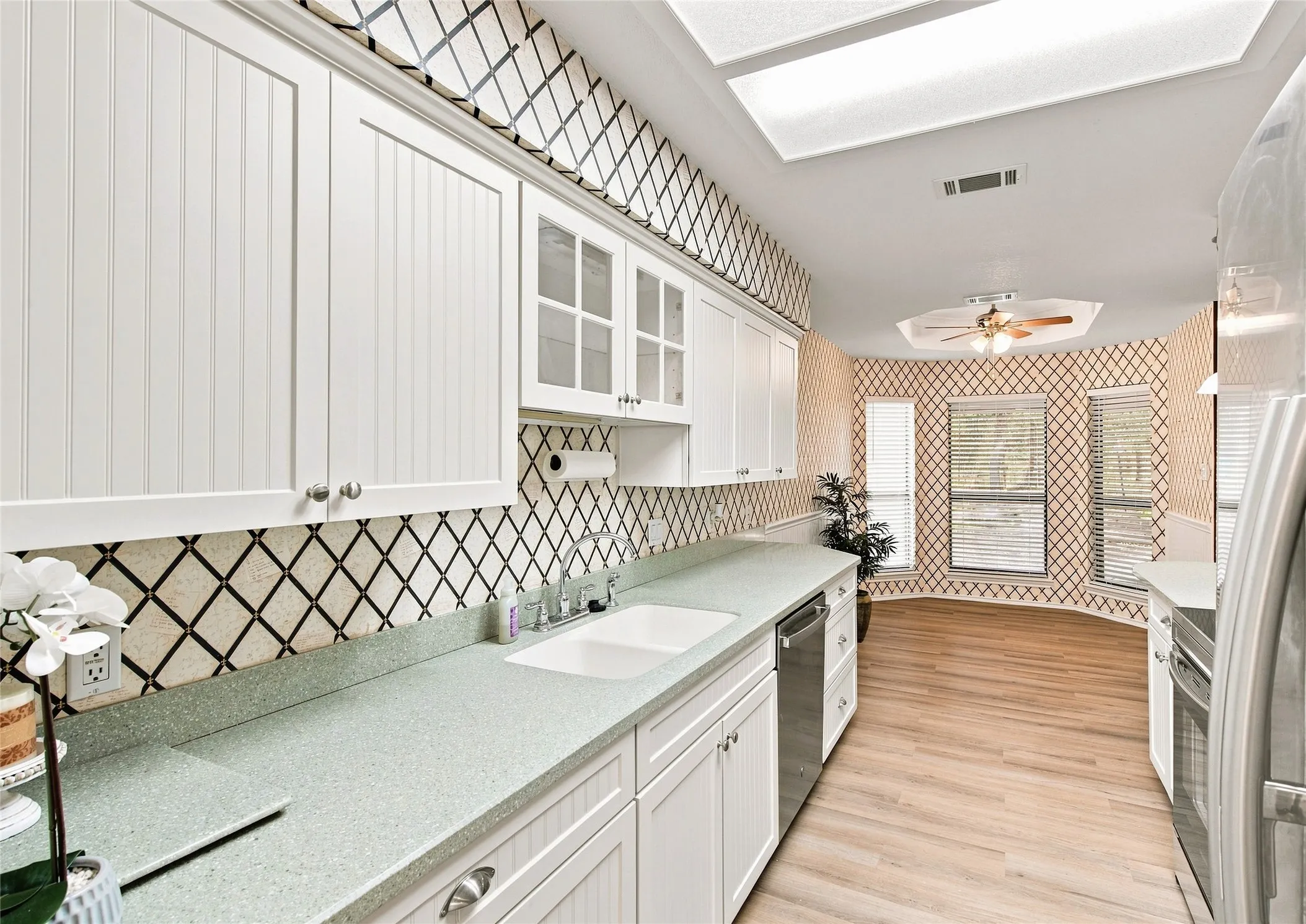Single Family Residence For Sale in Johnson County , 244 Moore Road, Burleson, Texas 76028, 3 Bedroom, 2 Bathroom, Garage spaces, 2,334 Sqft, built in 1987, mls#21369974, Real Estate Agent in Burleson, Homes For Sale in Johnson county, Homes For Sale in Burleson, Realtor in Burleson Texas, Real Estate Brokerage Independent Realty Texas, Luminita Cordes Realtor