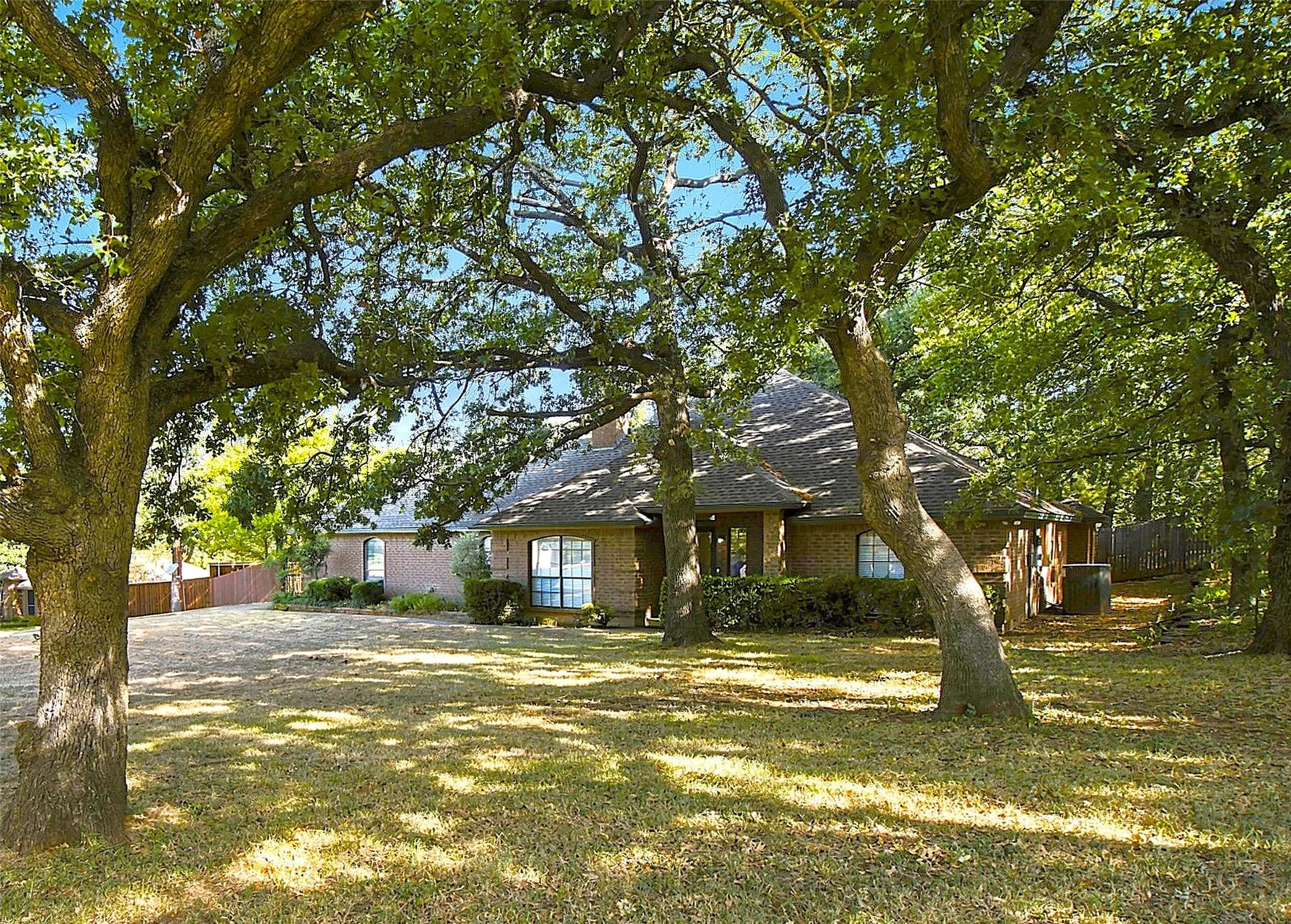 Single Family Residence For Sale in Johnson County , 244 Moore Road, Burleson, Texas 76028, 3 Bedroom, 2 Bathroom, Garage spaces, 2,334 Sqft, built in 1987, mls#21369974, Real Estate Agent in Burleson, Homes For Sale in Johnson county, Homes For Sale in Burleson, Realtor in Burleson Texas, Real Estate Brokerage Independent Realty Texas, Luminita Cordes Realtor