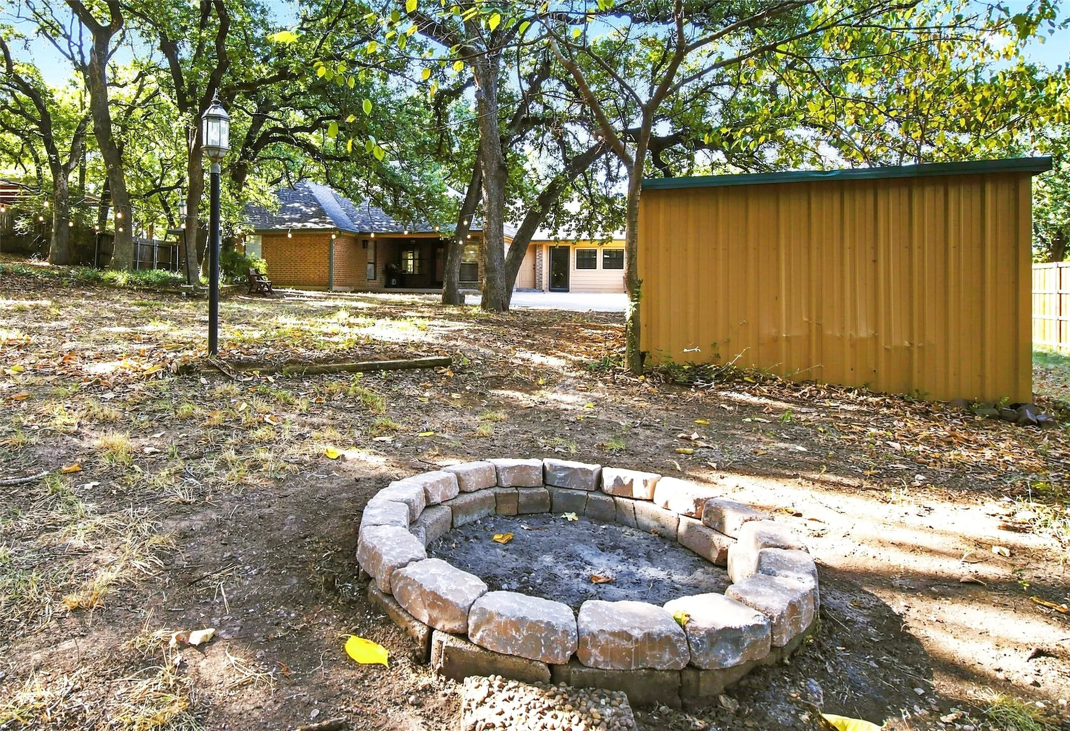 Single Family Residence For Sale in Johnson County , 244 Moore Road, Burleson, Texas 76028, 3 Bedroom, 2 Bathroom, Garage spaces, 2,334 Sqft, built in 1987, mls#21369974, Real Estate Agent in Burleson, Homes For Sale in Johnson county, Homes For Sale in Burleson, Realtor in Burleson Texas, Real Estate Brokerage Independent Realty Texas, Luminita Cordes Realtor