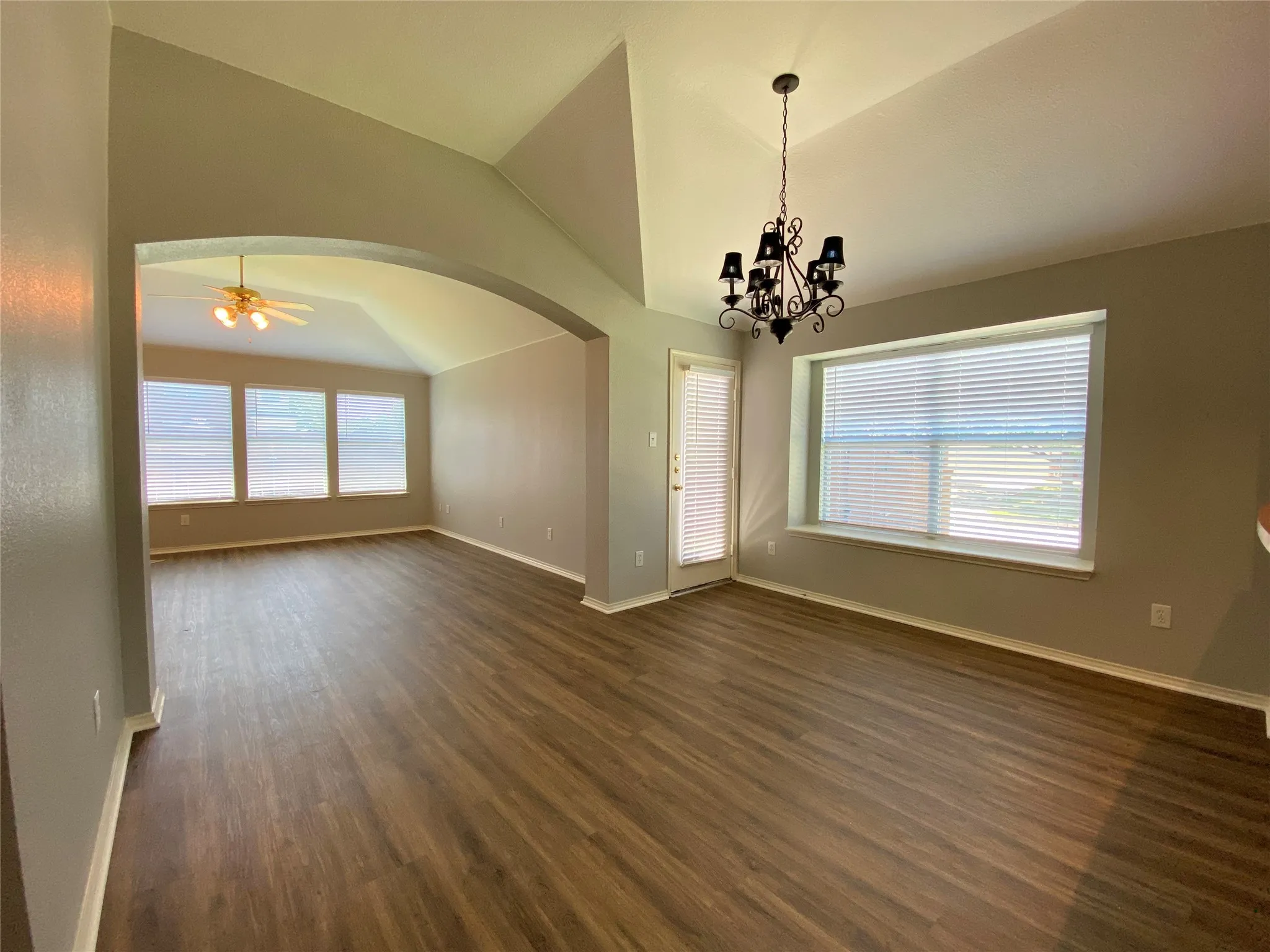 Single Family Residence For Rent in Denton County , 1045 Ducks Landing, Frisco, Texas 75033, 4 Bedroom, 2 Bathroom, 2 Garage spaces, 2,236 Sqft, built in 2002, mls#21370421, Real Estate Agent in Frisco, Homes For Rent in Denton county, Homes For Rent in Frisco, Realtor in Frisco Texas, Real Estate Brokerage Independent Realty Texas, Luminita Cordes Realtor