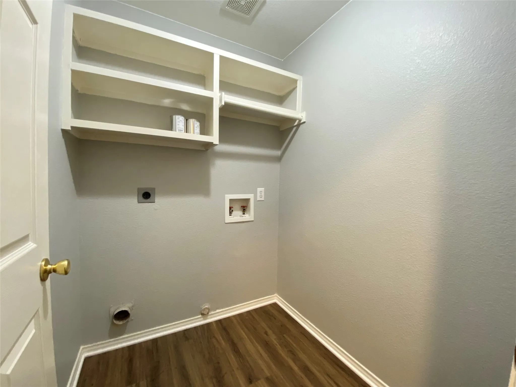 Single Family Residence For Rent in Denton County , 1045 Ducks Landing, Frisco, Texas 75033, 4 Bedroom, 2 Bathroom, 2 Garage spaces, 2,236 Sqft, built in 2002, mls#21370421, Real Estate Agent in Frisco, Homes For Rent in Denton county, Homes For Rent in Frisco, Realtor in Frisco Texas, Real Estate Brokerage Independent Realty Texas, Luminita Cordes Realtor