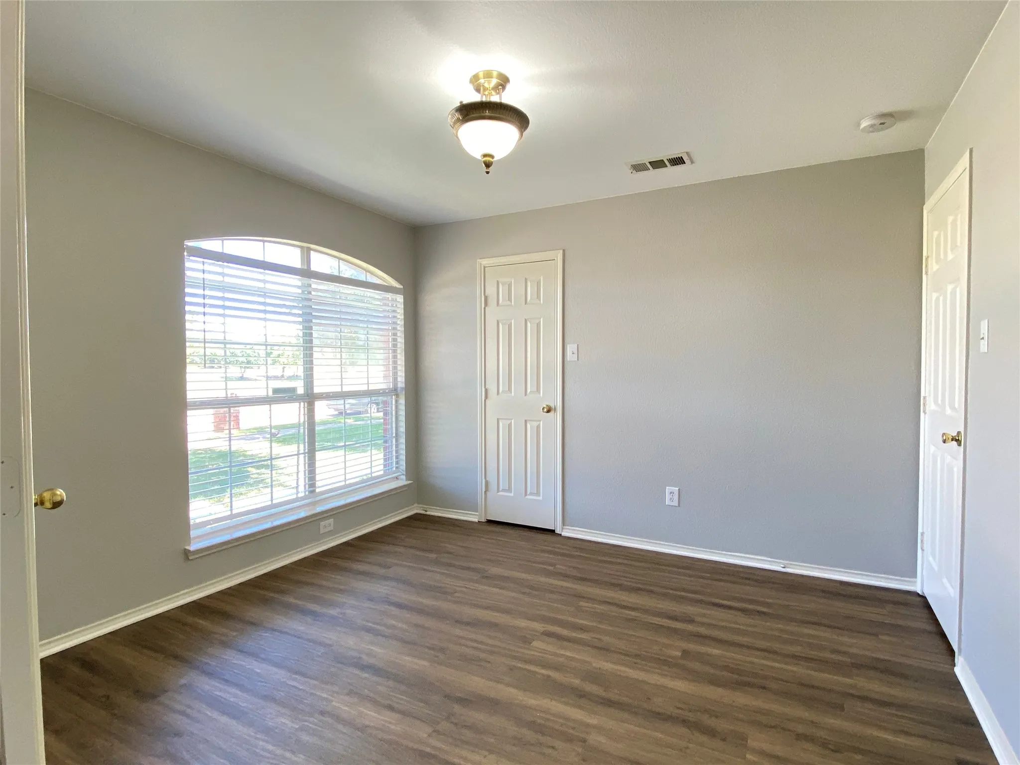 Single Family Residence For Rent in Denton County , 1045 Ducks Landing, Frisco, Texas 75033, 4 Bedroom, 2 Bathroom, 2 Garage spaces, 2,236 Sqft, built in 2002, mls#21370421, Real Estate Agent in Frisco, Homes For Rent in Denton county, Homes For Rent in Frisco, Realtor in Frisco Texas, Real Estate Brokerage Independent Realty Texas, Luminita Cordes Realtor