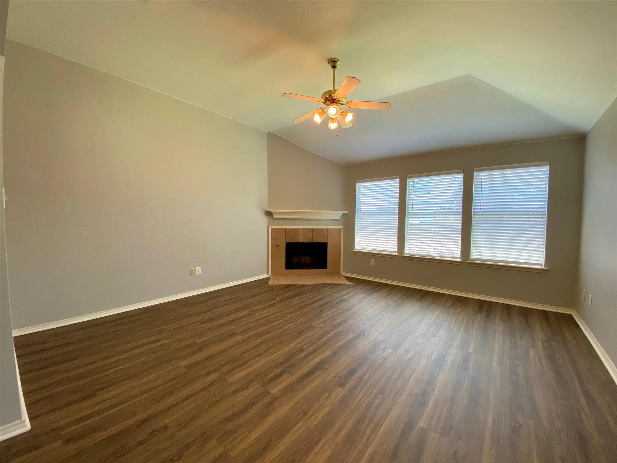 Single Family Residence For Rent in Denton County , 1045 Ducks Landing, Frisco, Texas 75033, 4 Bedroom, 2 Bathroom, 2 Garage spaces, 2,236 Sqft, built in 2002, mls#21370421, Real Estate Agent in Frisco, Homes For Rent in Denton county, Homes For Rent in Frisco, Realtor in Frisco Texas, Real Estate Brokerage Independent Realty Texas, Luminita Cordes Realtor