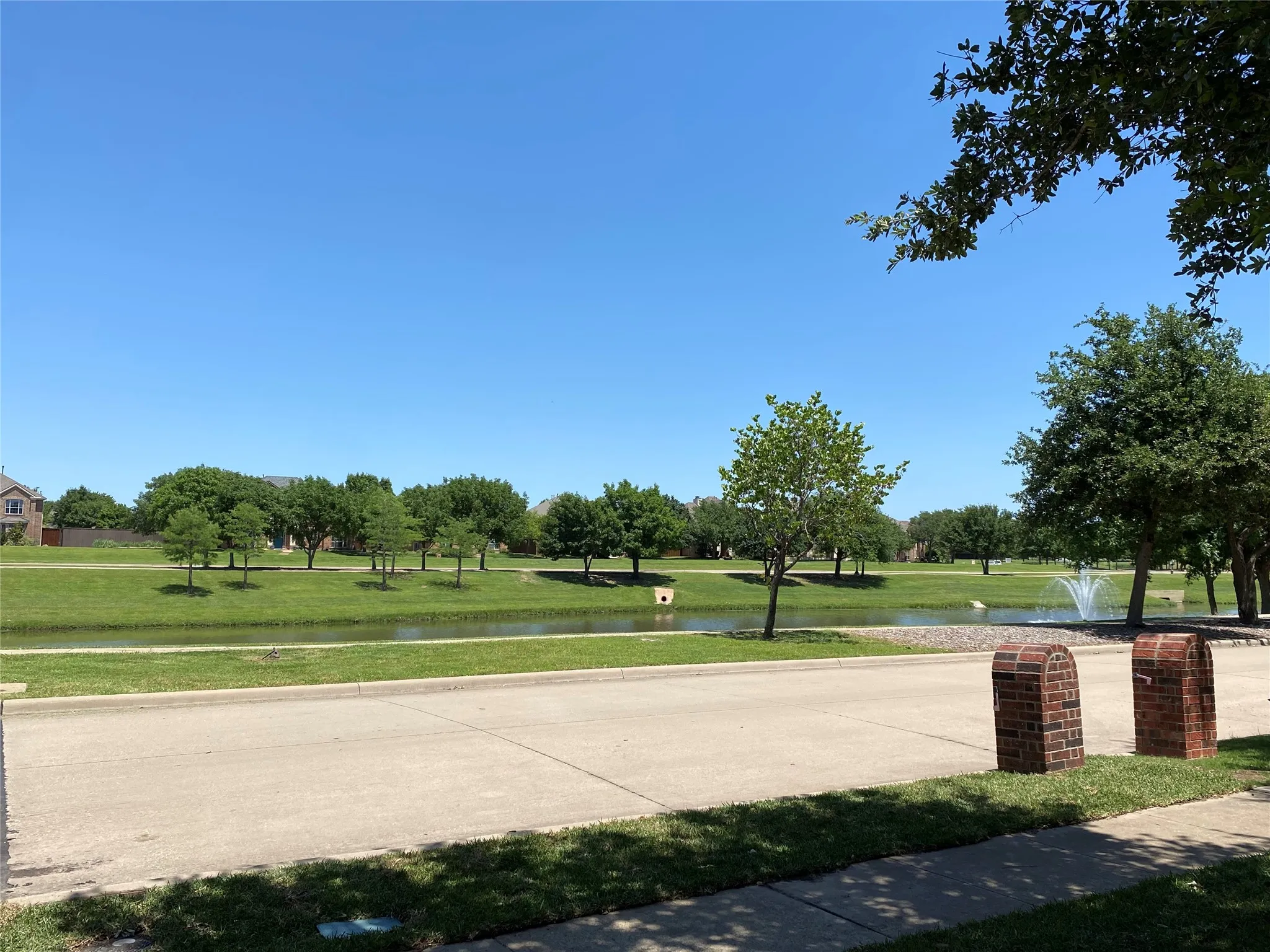 Single Family Residence For Rent in Denton County , 1045 Ducks Landing, Frisco, Texas 75033, 4 Bedroom, 2 Bathroom, 2 Garage spaces, 2,236 Sqft, built in 2002, mls#21370421, Real Estate Agent in Frisco, Homes For Rent in Denton county, Homes For Rent in Frisco, Realtor in Frisco Texas, Real Estate Brokerage Independent Realty Texas, Luminita Cordes Realtor