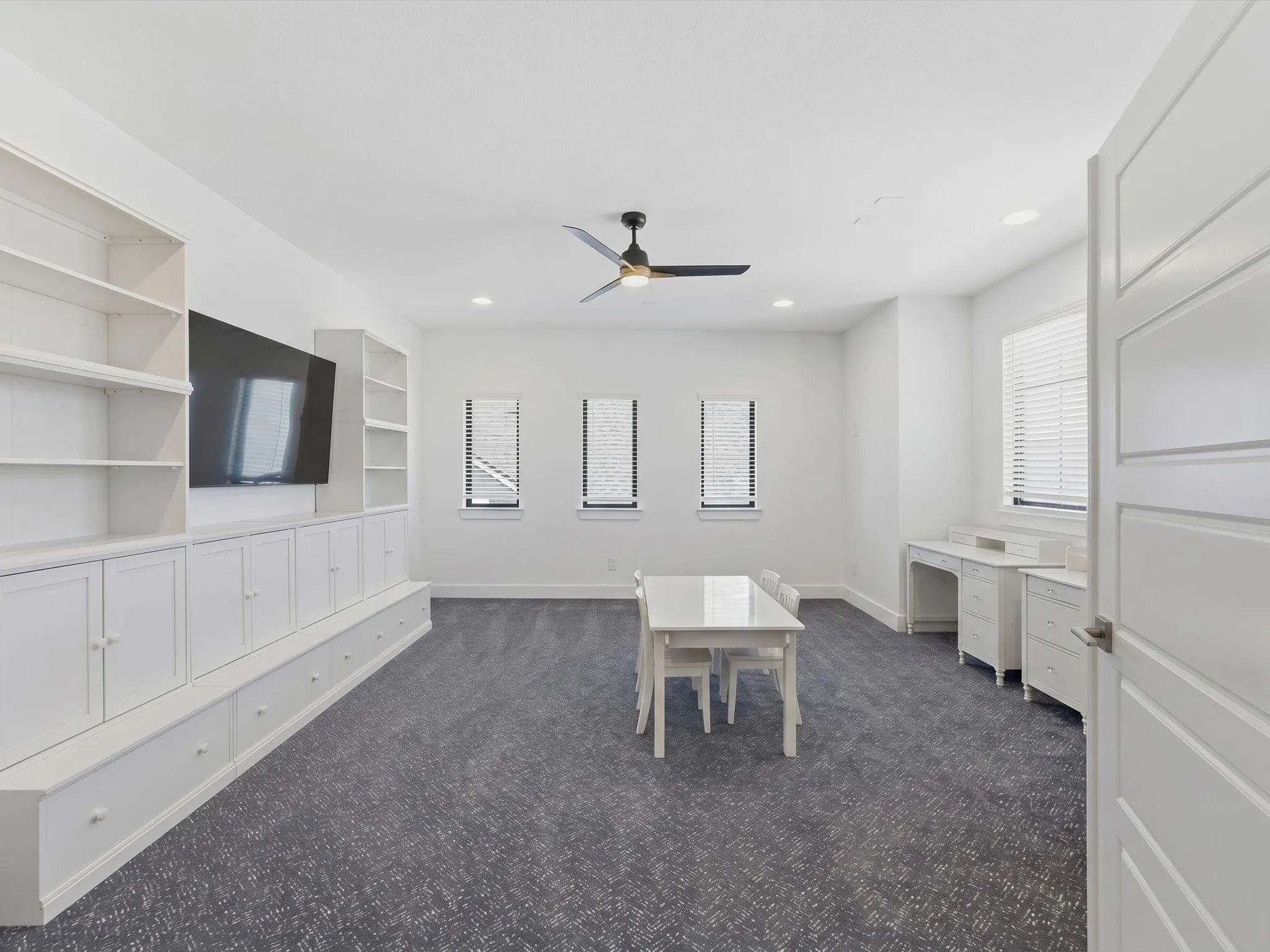 Single Family Residence For Sale in Parker County , 2216 Winding Creek Circle, Fort Worth, Texas 76008, 5 Bedroom, 6 Bathroom, 4 Garage spaces, 4,340 Sqft, built in 2023, mls#21369701, Real Estate Agent in Fort Worth, Homes For Sale in Parker county, Homes For Sale in Fort Worth, Realtor in Fort Worth Texas, Real Estate Brokerage Independent Realty Texas, Luminita Cordes Realtor