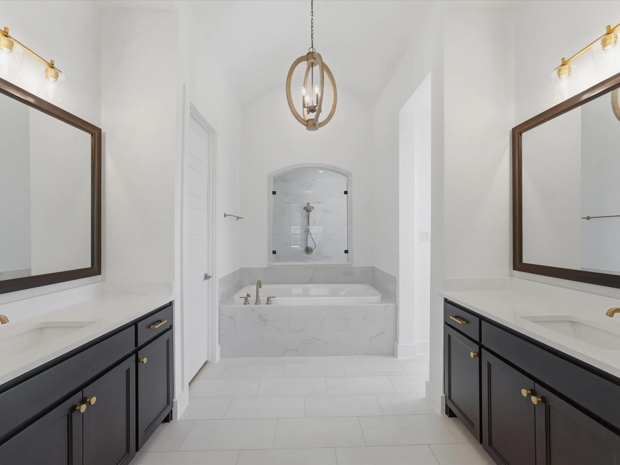 Single Family Residence For Sale in Parker County , 2216 Winding Creek Circle, Fort Worth, Texas 76008, 5 Bedroom, 6 Bathroom, 4 Garage spaces, 4,340 Sqft, built in 2023, mls#21369701, Real Estate Agent in Fort Worth, Homes For Sale in Parker county, Homes For Sale in Fort Worth, Realtor in Fort Worth Texas, Real Estate Brokerage Independent Realty Texas, Luminita Cordes Realtor