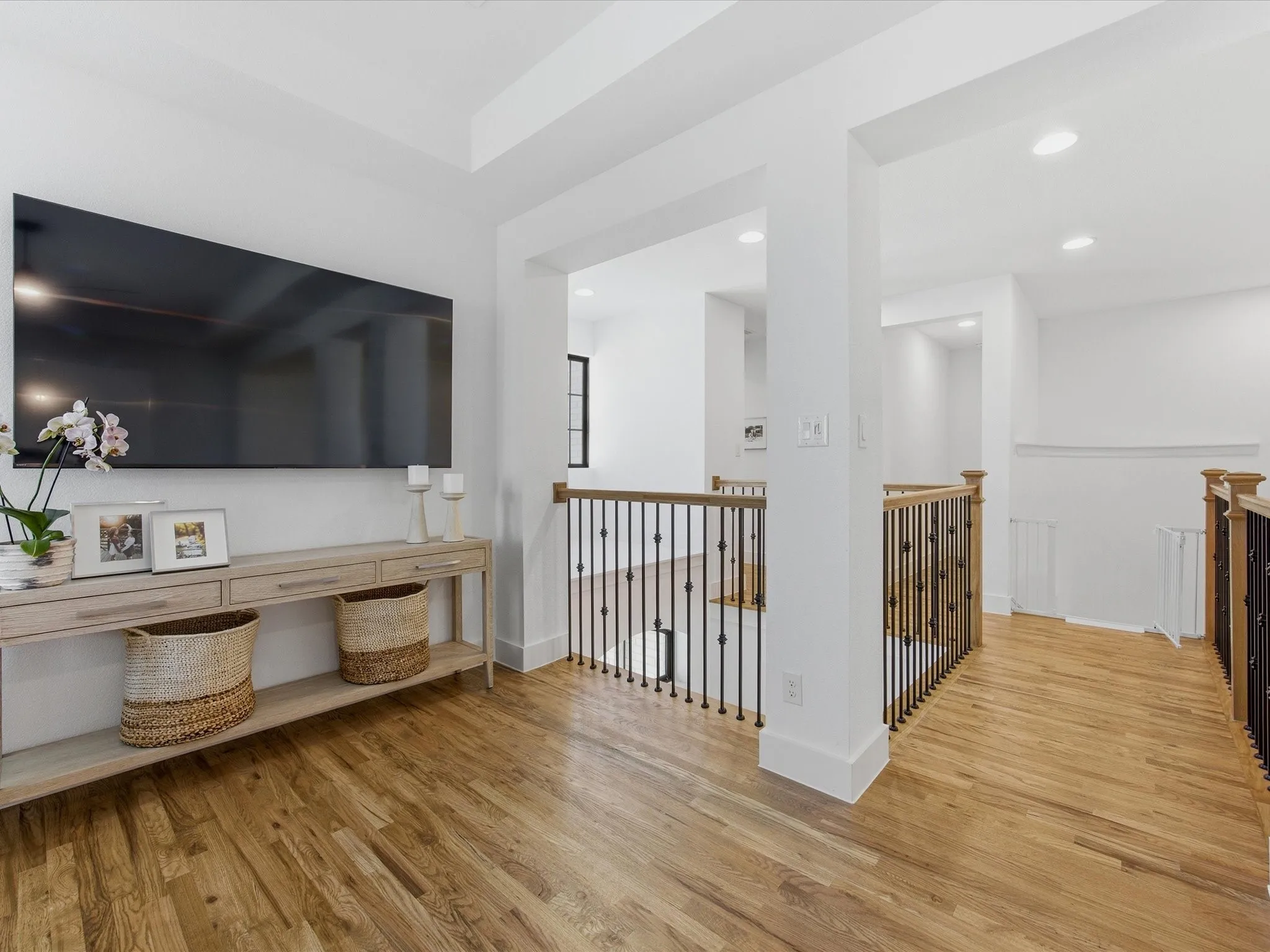 Single Family Residence For Sale in Parker County , 2216 Winding Creek Circle, Fort Worth, Texas 76008, 5 Bedroom, 6 Bathroom, 4 Garage spaces, 4,340 Sqft, built in 2023, mls#21369701, Real Estate Agent in Fort Worth, Homes For Sale in Parker county, Homes For Sale in Fort Worth, Realtor in Fort Worth Texas, Real Estate Brokerage Independent Realty Texas, Luminita Cordes Realtor