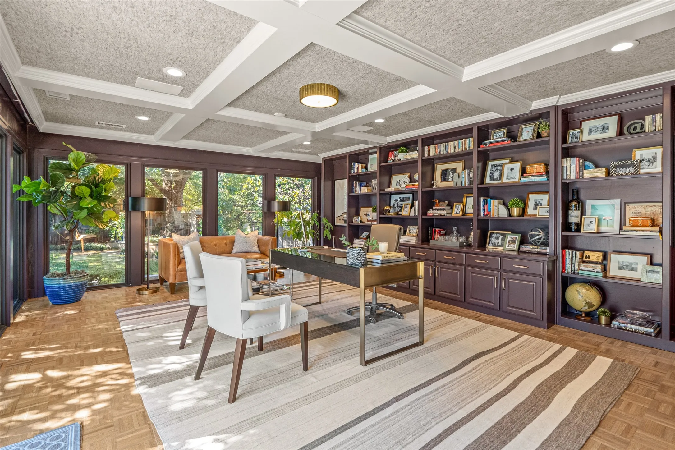 Single Family Residence For Sale in Tarrant County , 5849 Merrymount Road, Westover Hills, Texas 76107, 5 Bedroom, 5 Bathroom, Garage spaces, 5,929 Sqft, built in 1950, mls#21370023, Real Estate Agent in Westover Hills, Homes For Sale in Tarrant county, Homes For Sale in Westover Hills, Realtor in Westover Hills Texas, Real Estate Brokerage Independent Realty Texas, Luminita Cordes Realtor