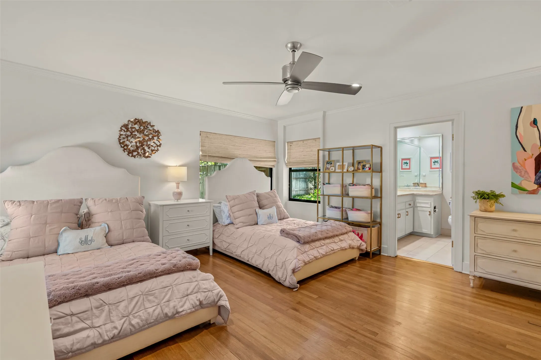 Single Family Residence For Sale in Tarrant County , 5849 Merrymount Road, Westover Hills, Texas 76107, 5 Bedroom, 5 Bathroom, Garage spaces, 5,929 Sqft, built in 1950, mls#21370023, Real Estate Agent in Westover Hills, Homes For Sale in Tarrant county, Homes For Sale in Westover Hills, Realtor in Westover Hills Texas, Real Estate Brokerage Independent Realty Texas, Luminita Cordes Realtor