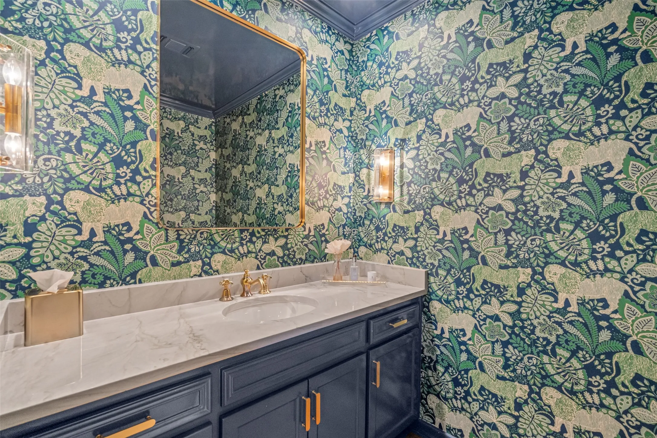 Single Family Residence For Sale in Tarrant County , 5849 Merrymount Road, Westover Hills, Texas 76107, 5 Bedroom, 5 Bathroom, Garage spaces, 5,929 Sqft, built in 1950, mls#21370023, Real Estate Agent in Westover Hills, Homes For Sale in Tarrant county, Homes For Sale in Westover Hills, Realtor in Westover Hills Texas, Real Estate Brokerage Independent Realty Texas, Luminita Cordes Realtor