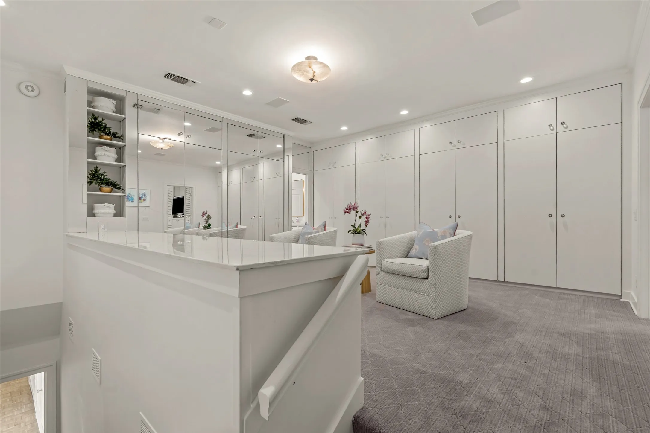 Single Family Residence For Sale in Tarrant County , 5849 Merrymount Road, Westover Hills, Texas 76107, 5 Bedroom, 5 Bathroom, Garage spaces, 5,929 Sqft, built in 1950, mls#21370023, Real Estate Agent in Westover Hills, Homes For Sale in Tarrant county, Homes For Sale in Westover Hills, Realtor in Westover Hills Texas, Real Estate Brokerage Independent Realty Texas, Luminita Cordes Realtor