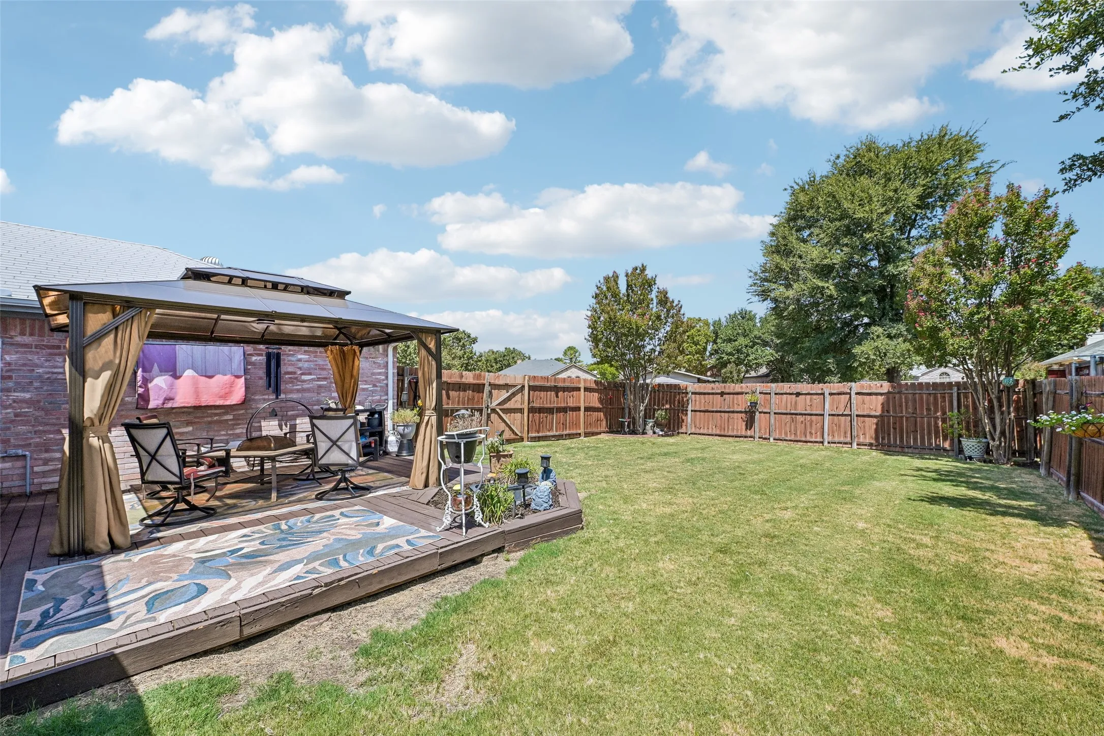 Single Family Residence For Sale in Dallas County , 3209 Welch Lane, Sachse, Texas 75048, 3 Bedroom, 2 Bathroom, 2 Garage spaces, 1,526 Sqft, built in 1998, mls#21363875, Real Estate Agent in Sachse, Homes For Sale in Dallas county, Homes For Sale in Sachse, Realtor in Sachse Texas, Real Estate Brokerage Independent Realty Texas, Luminita Cordes Realtor