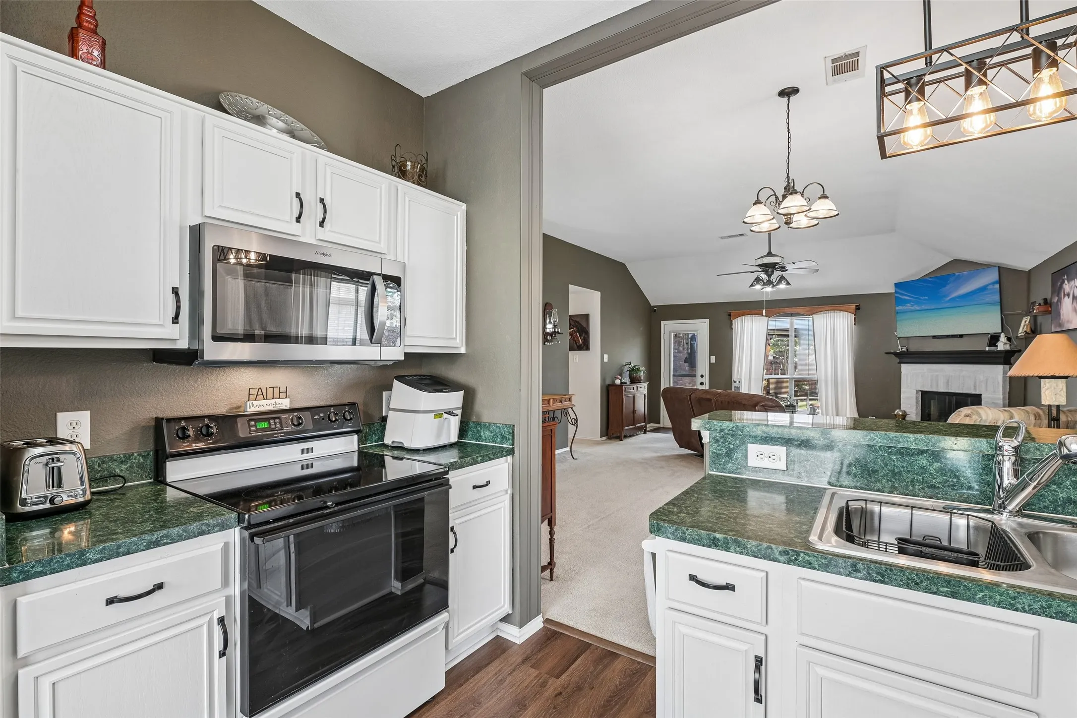 Single Family Residence For Sale in Dallas County , 3209 Welch Lane, Sachse, Texas 75048, 3 Bedroom, 2 Bathroom, 2 Garage spaces, 1,526 Sqft, built in 1998, mls#21363875, Real Estate Agent in Sachse, Homes For Sale in Dallas county, Homes For Sale in Sachse, Realtor in Sachse Texas, Real Estate Brokerage Independent Realty Texas, Luminita Cordes Realtor