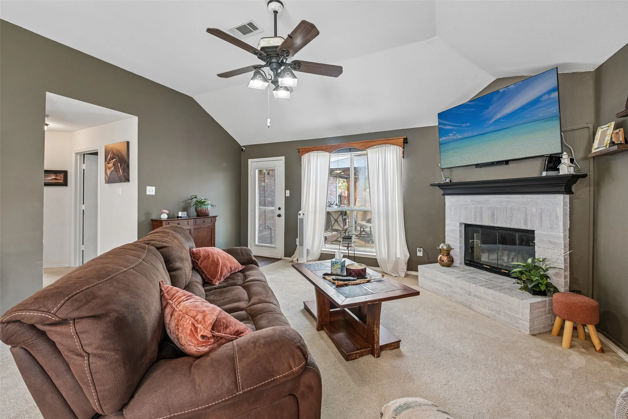 Single Family Residence For Sale in Dallas County , 3209 Welch Lane, Sachse, Texas 75048, 3 Bedroom, 2 Bathroom, 2 Garage spaces, 1,526 Sqft, built in 1998, mls#21363875, Real Estate Agent in Sachse, Homes For Sale in Dallas county, Homes For Sale in Sachse, Realtor in Sachse Texas, Real Estate Brokerage Independent Realty Texas, Luminita Cordes Realtor