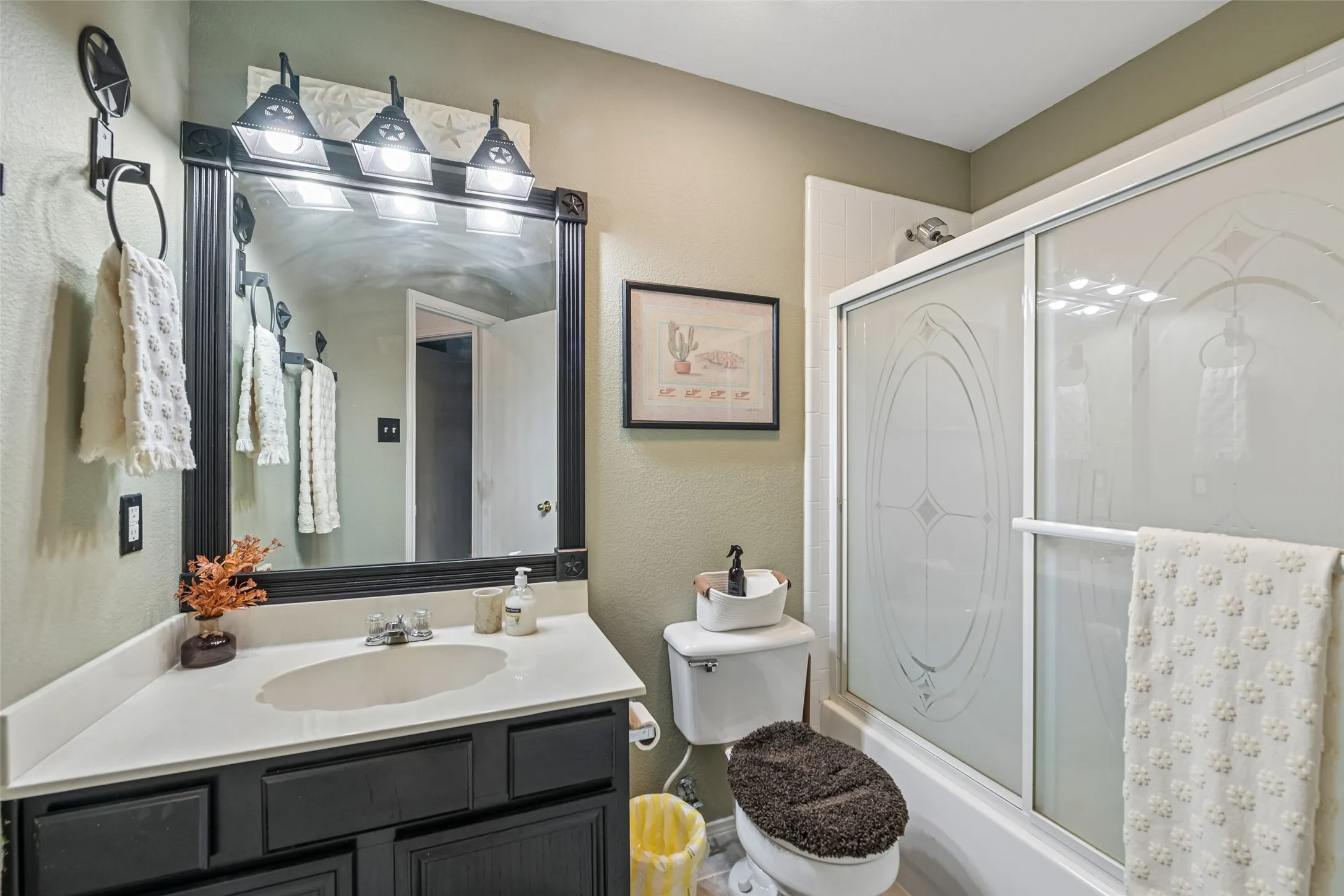 Single Family Residence For Sale in Dallas County , 3209 Welch Lane, Sachse, Texas 75048, 3 Bedroom, 2 Bathroom, 2 Garage spaces, 1,526 Sqft, built in 1998, mls#21363875, Real Estate Agent in Sachse, Homes For Sale in Dallas county, Homes For Sale in Sachse, Realtor in Sachse Texas, Real Estate Brokerage Independent Realty Texas, Luminita Cordes Realtor