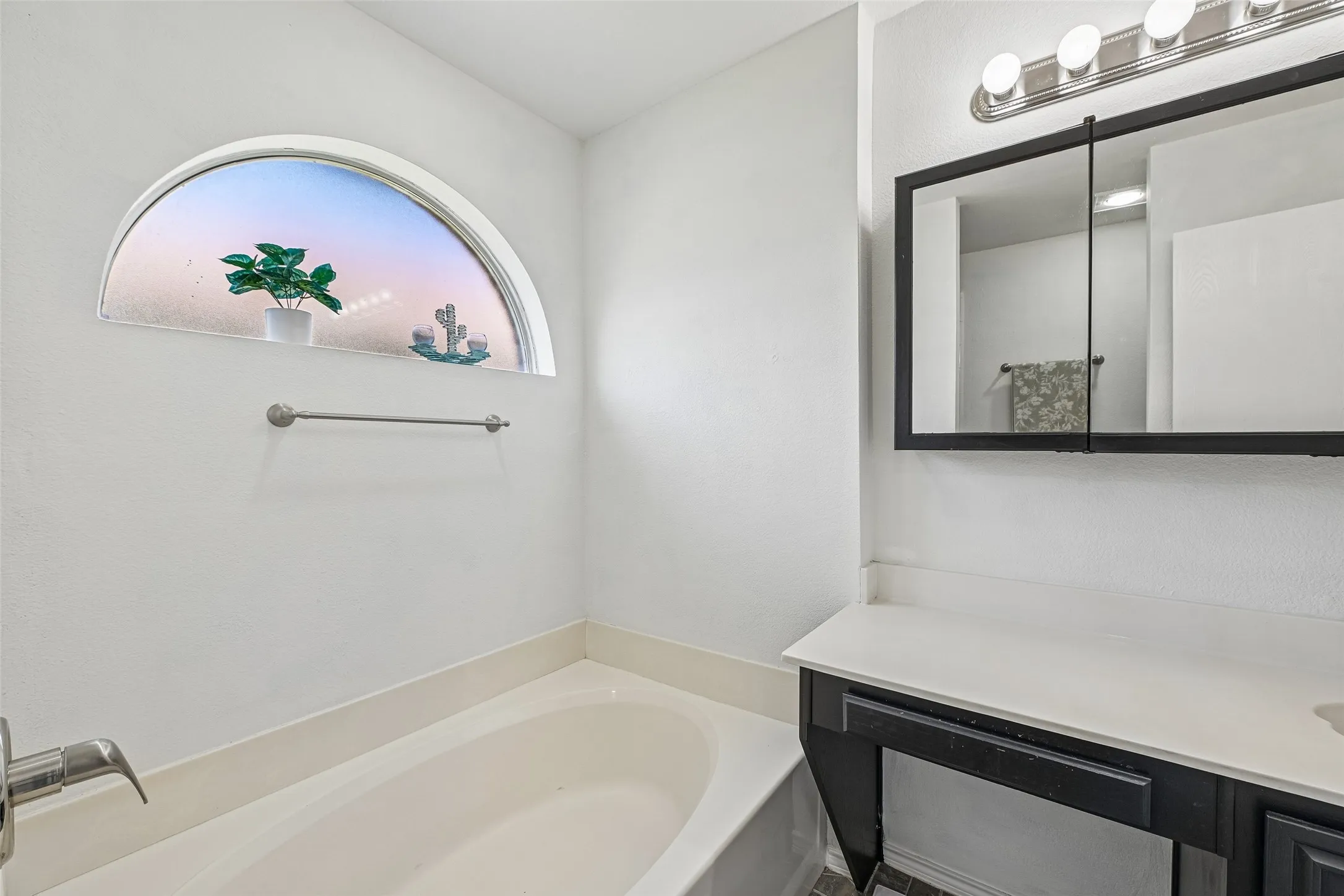 Single Family Residence For Sale in Dallas County , 3209 Welch Lane, Sachse, Texas 75048, 3 Bedroom, 2 Bathroom, 2 Garage spaces, 1,526 Sqft, built in 1998, mls#21363875, Real Estate Agent in Sachse, Homes For Sale in Dallas county, Homes For Sale in Sachse, Realtor in Sachse Texas, Real Estate Brokerage Independent Realty Texas, Luminita Cordes Realtor
