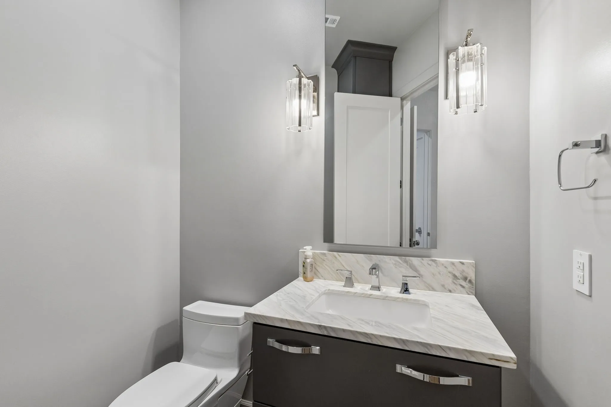 Townhouse For Rent in Tarrant County , 76 Cortes Drive, Westlake, Texas 76262, 3 Bedroom, 4 Bathroom, 2 Garage spaces, 3,107 Sqft, built in 2023, mls#21370258, Real Estate Agent in Westlake, Homes For Rent in Tarrant county, Homes For Rent in Westlake, Realtor in Westlake Texas, Real Estate Brokerage Independent Realty Texas, Luminita Cordes Realtor