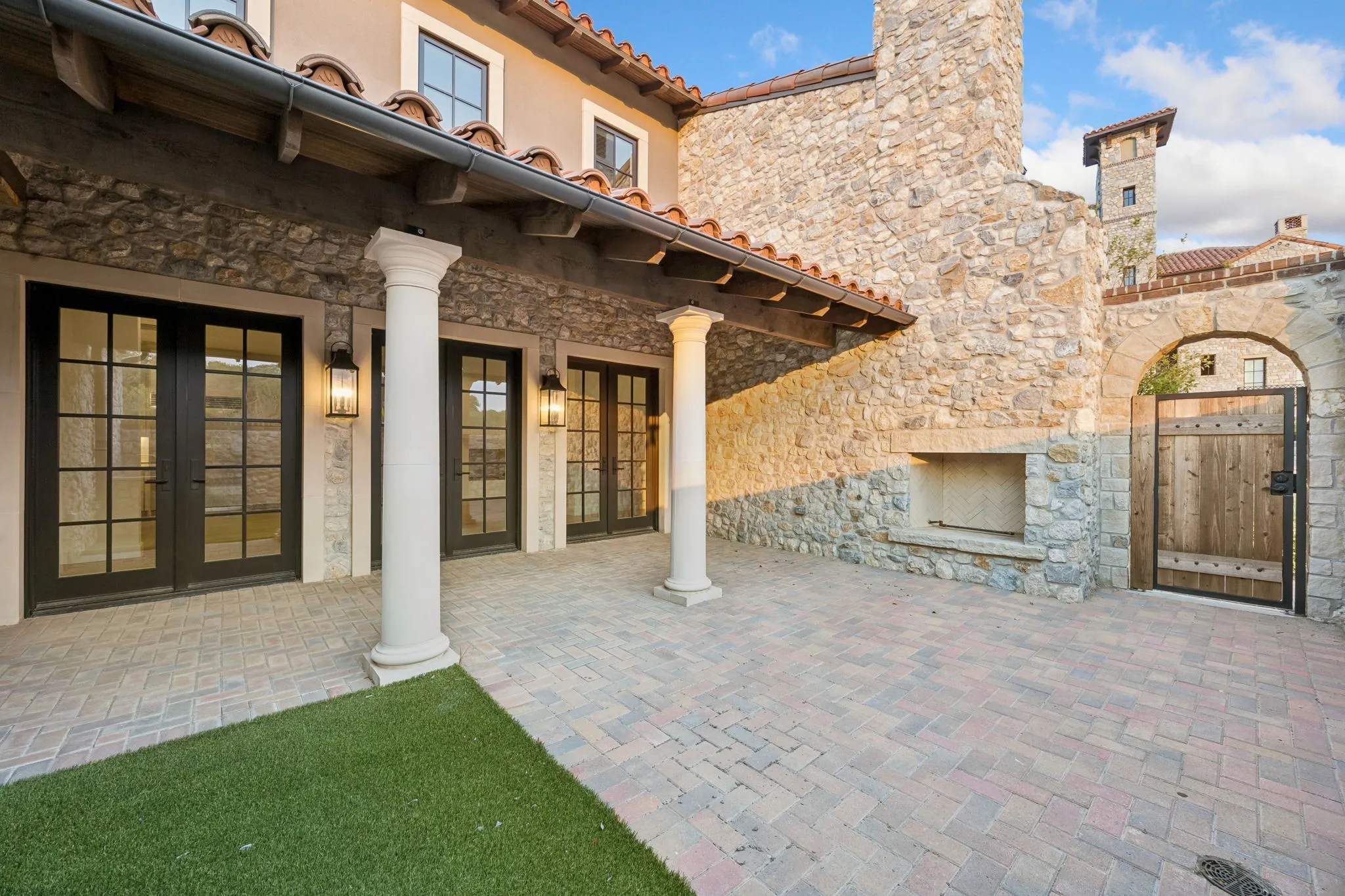Townhouse For Rent in Tarrant County , 76 Cortes Drive, Westlake, Texas 76262, 3 Bedroom, 4 Bathroom, 2 Garage spaces, 3,107 Sqft, built in 2023, mls#21370258, Real Estate Agent in Westlake, Homes For Rent in Tarrant county, Homes For Rent in Westlake, Realtor in Westlake Texas, Real Estate Brokerage Independent Realty Texas, Luminita Cordes Realtor