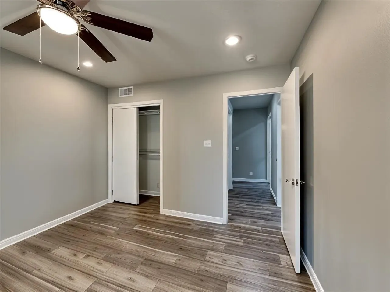 Single Family Residence For Rent in Dallas County , 14036 Stardust Lane, Farmers Branch, Texas 75234, 3 Bedroom, 2 Bathroom, Garage spaces, 1,716 Sqft, built in 1957, mls#21370450, Real Estate Agent in Farmers Branch, Homes For Rent in Dallas county, Homes For Rent in Farmers Branch, Realtor in Farmers Branch Texas, Real Estate Brokerage Independent Realty Texas, Luminita Cordes Realtor