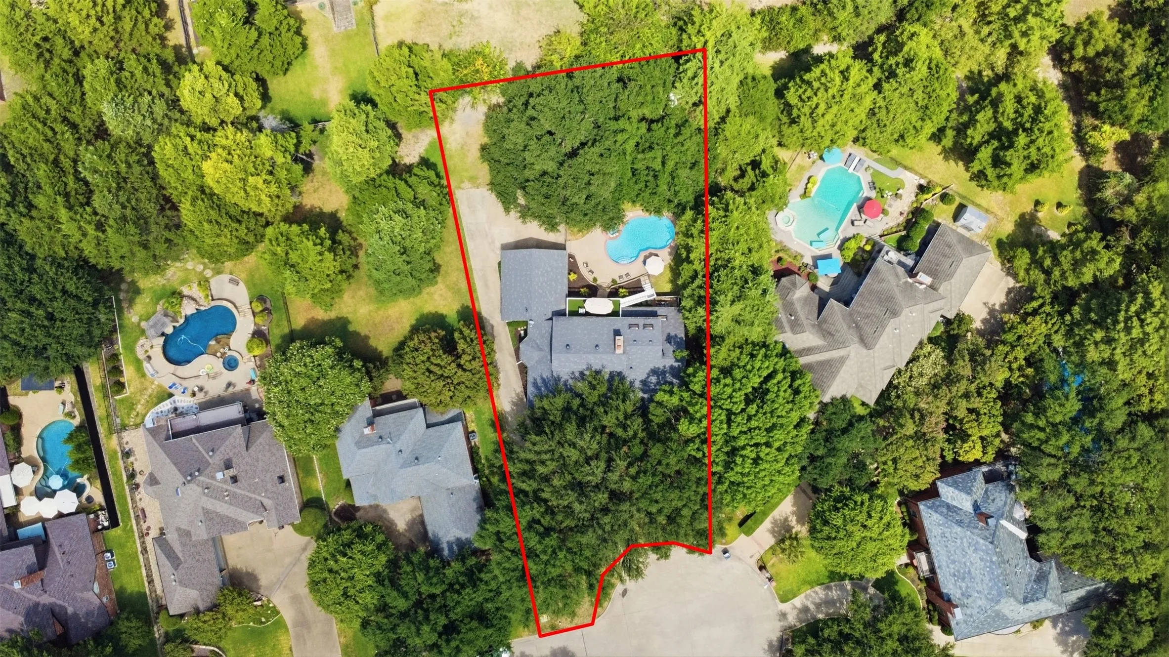 Single Family Residence For Sale in Rockwall County , 1613 Bay Crest Trail, Heath, Texas 75032, 4 Bedroom, 4 Bathroom, 2 Garage spaces, 3,041 Sqft, built in 1987, mls#21368728, Real Estate Agent in Heath, Homes For Sale in Rockwall county, Homes For Sale in Heath, Realtor in Heath Texas, Real Estate Brokerage Independent Realty Texas, Luminita Cordes Realtor
