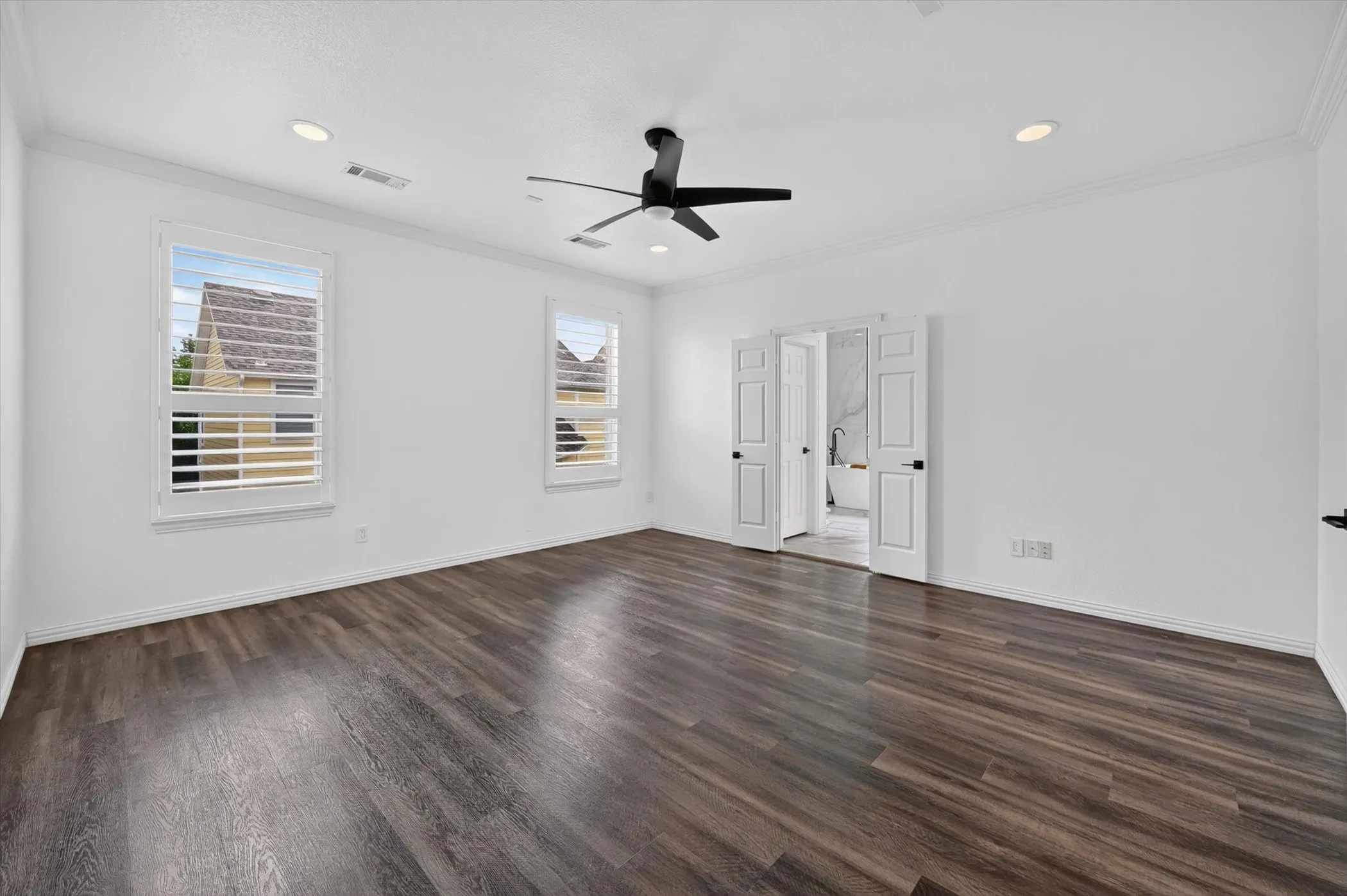 Single Family Residence For Rent in Tarrant County , 2208 Grizzly Run Lane, Euless, Texas 76039, 4 Bedroom, 3 Bathroom, 2 Garage spaces, 3,319 Sqft, built in 2004, mls#21346053, Real Estate Agent in Euless, Homes For Rent in Tarrant county, Homes For Rent in Euless, Realtor in Euless Texas, Real Estate Brokerage Independent Realty Texas, Luminita Cordes Realtor