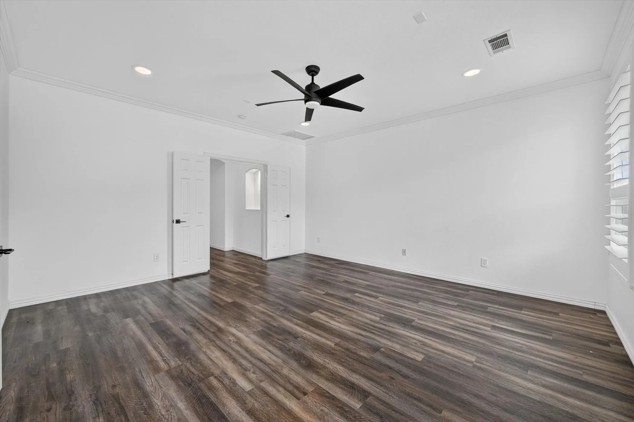 Single Family Residence For Rent in Tarrant County , 2208 Grizzly Run Lane, Euless, Texas 76039, 4 Bedroom, 3 Bathroom, 2 Garage spaces, 3,319 Sqft, built in 2004, mls#21346053, Real Estate Agent in Euless, Homes For Rent in Tarrant county, Homes For Rent in Euless, Realtor in Euless Texas, Real Estate Brokerage Independent Realty Texas, Luminita Cordes Realtor