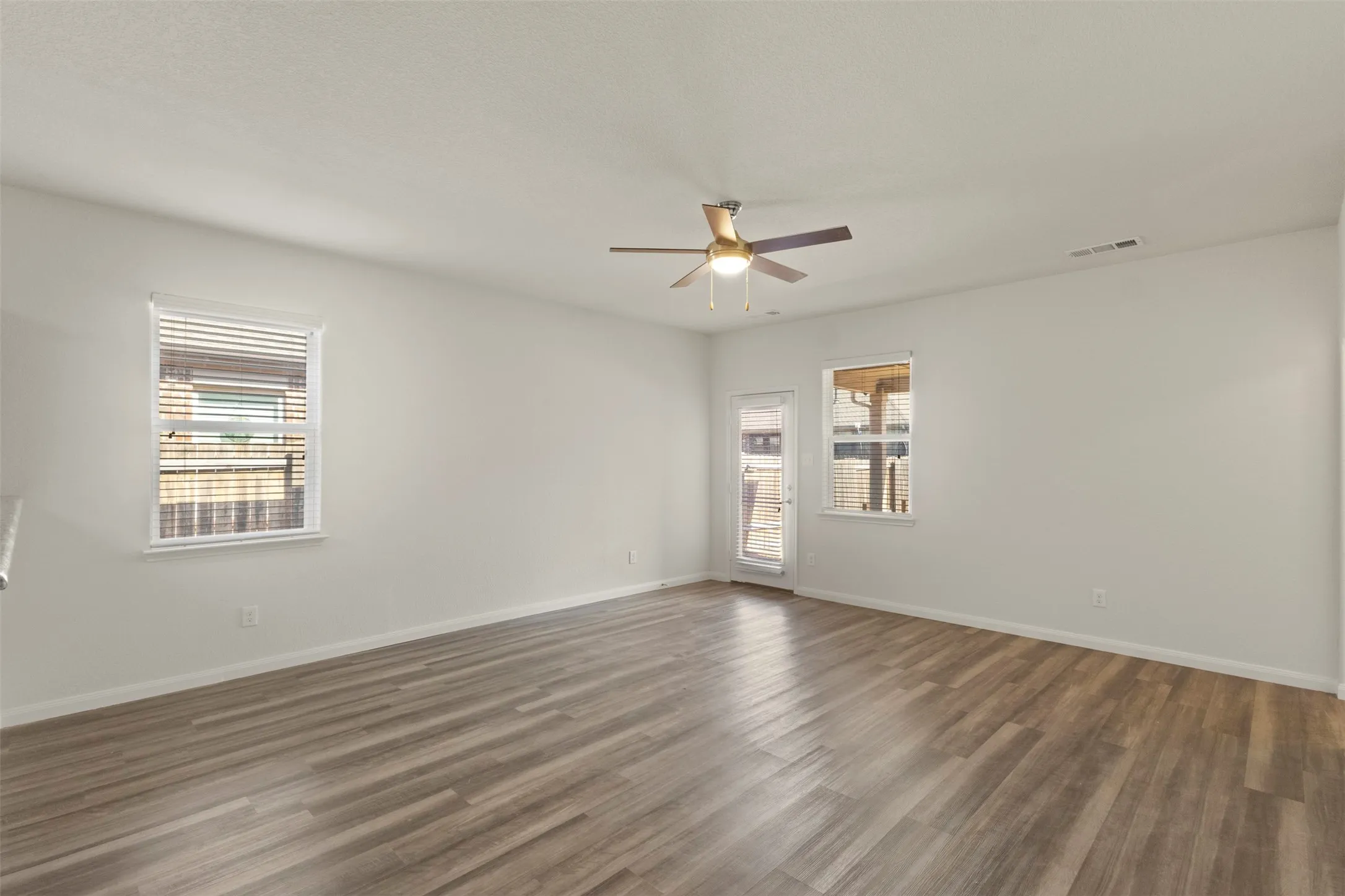 Single Family Residence For Sale in Collin County , 1205 Juniper Drive, Princeton, Texas 75407, 3 Bedroom, 2 Bathroom, 2 Garage spaces, 1,619 Sqft, built in 2017, mls#21370366, Real Estate Agent in Princeton, Homes For Sale in Collin county, Homes For Sale in Princeton, Realtor in Princeton Texas, Real Estate Brokerage Independent Realty Texas, Luminita Cordes Realtor