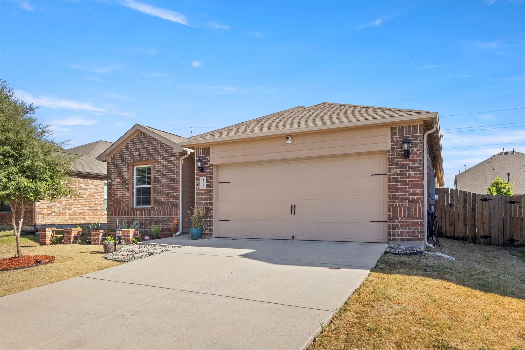 Single Family Residence For Sale in Collin County , 1205 Juniper Drive, Princeton, Texas 75407, 3 Bedroom, 2 Bathroom, 2 Garage spaces, 1,619 Sqft, built in 2017, mls#21370366, Real Estate Agent in Princeton, Homes For Sale in Collin county, Homes For Sale in Princeton, Realtor in Princeton Texas, Real Estate Brokerage Independent Realty Texas, Luminita Cordes Realtor