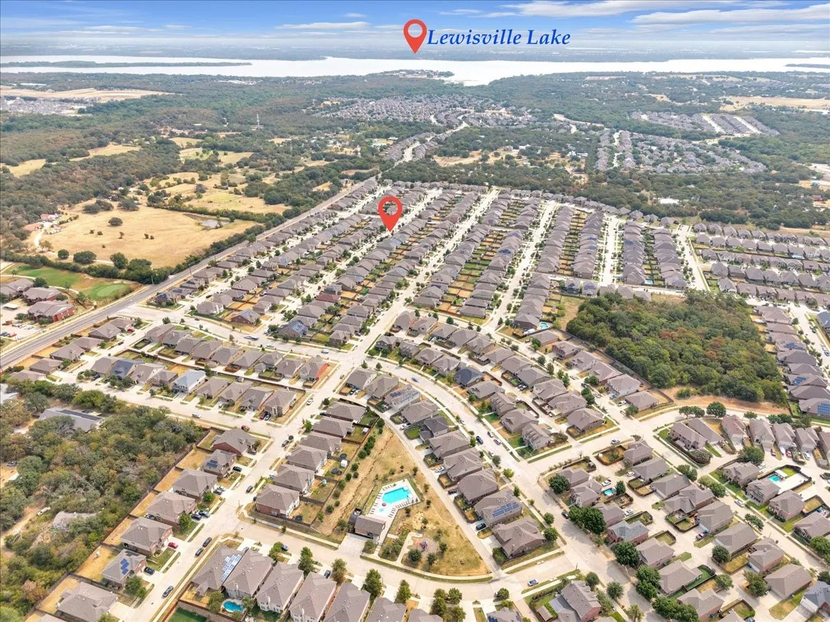 Single Family Residence For Sale in Denton County , 5504 Wharfside Place, Denton, Texas 76208, 4 Bedroom, 3 Bathroom, 2 Garage spaces, 3,145 Sqft, built in 2018, mls#21361301, Real Estate Agent in Denton, Homes For Sale in Denton county, Homes For Sale in Denton, Realtor in Denton Texas, Real Estate Brokerage Independent Realty Texas, Luminita Cordes Realtor