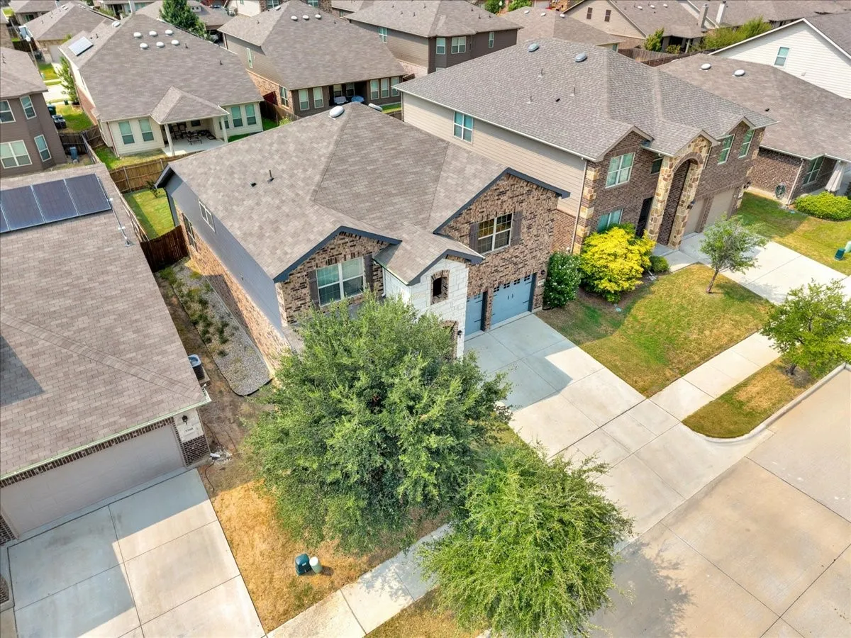 Single Family Residence For Sale in Denton County , 5504 Wharfside Place, Denton, Texas 76208, 4 Bedroom, 3 Bathroom, 2 Garage spaces, 3,145 Sqft, built in 2018, mls#21361301, Real Estate Agent in Denton, Homes For Sale in Denton county, Homes For Sale in Denton, Realtor in Denton Texas, Real Estate Brokerage Independent Realty Texas, Luminita Cordes Realtor