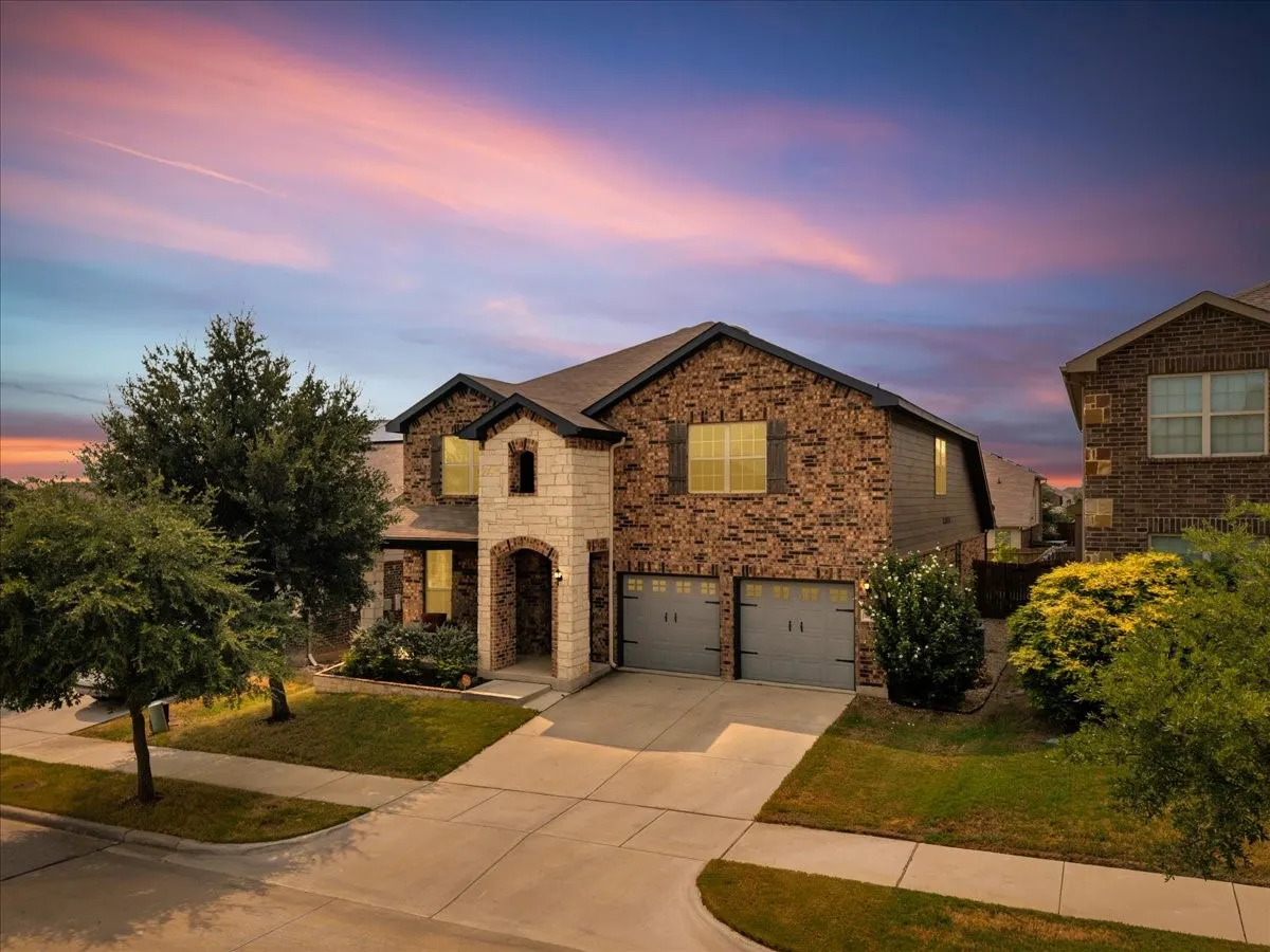 Single Family Residence For Sale in Denton County , 5504 Wharfside Place, Denton, Texas 76208, 4 Bedroom, 3 Bathroom, 2 Garage spaces, 3,145 Sqft, built in 2018, mls#21361301, Real Estate Agent in Denton, Homes For Sale in Denton county, Homes For Sale in Denton, Realtor in Denton Texas, Real Estate Brokerage Independent Realty Texas, Luminita Cordes Realtor