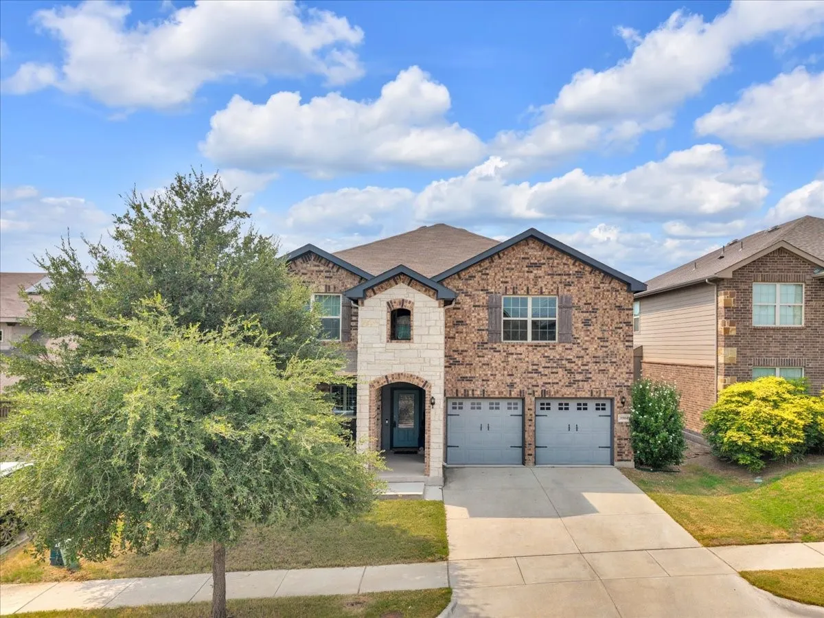 Single Family Residence For Sale in Denton County , 5504 Wharfside Place, Denton, Texas 76208, 4 Bedroom, 3 Bathroom, 2 Garage spaces, 3,145 Sqft, built in 2018, mls#21361301, Real Estate Agent in Denton, Homes For Sale in Denton county, Homes For Sale in Denton, Realtor in Denton Texas, Real Estate Brokerage Independent Realty Texas, Luminita Cordes Realtor