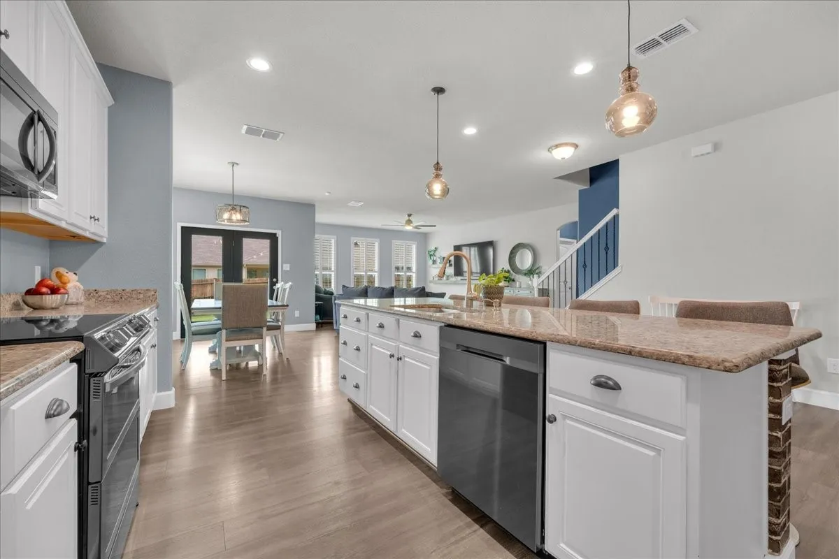 Single Family Residence For Sale in Denton County , 5504 Wharfside Place, Denton, Texas 76208, 4 Bedroom, 3 Bathroom, 2 Garage spaces, 3,145 Sqft, built in 2018, mls#21361301, Real Estate Agent in Denton, Homes For Sale in Denton county, Homes For Sale in Denton, Realtor in Denton Texas, Real Estate Brokerage Independent Realty Texas, Luminita Cordes Realtor