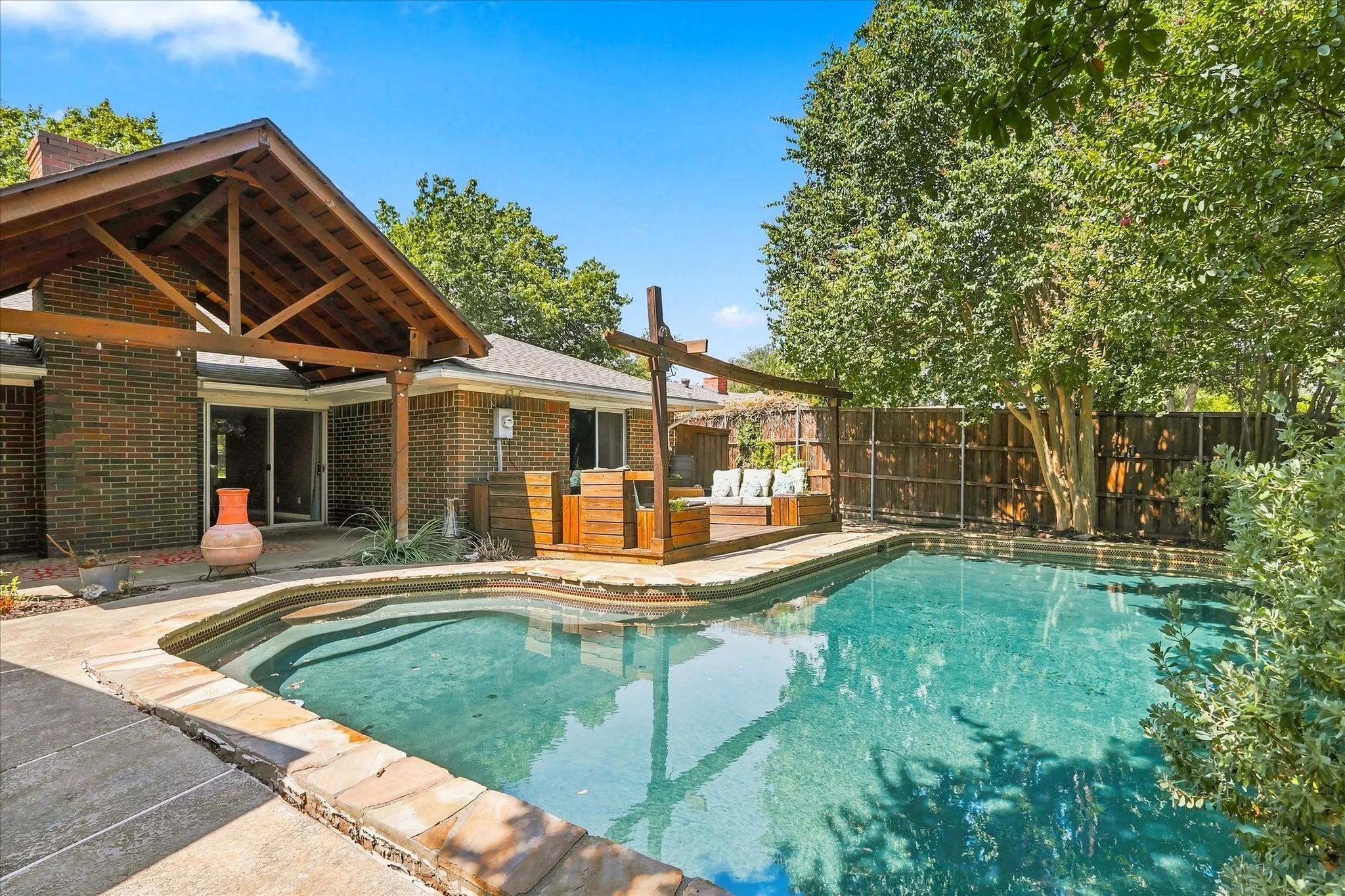 Single Family Residence For Sale in Collin County , 2525 Eucalyptus Drive, Plano, Texas 75075, 4 Bedroom, 4 Bathroom, 2 Garage spaces, 2,852 Sqft, built in 1972, mls#21369338, Real Estate Agent in Plano, Homes For Sale in Collin county, Homes For Sale in Plano, Realtor in Plano Texas, Real Estate Brokerage Independent Realty Texas, Luminita Cordes Realtor
