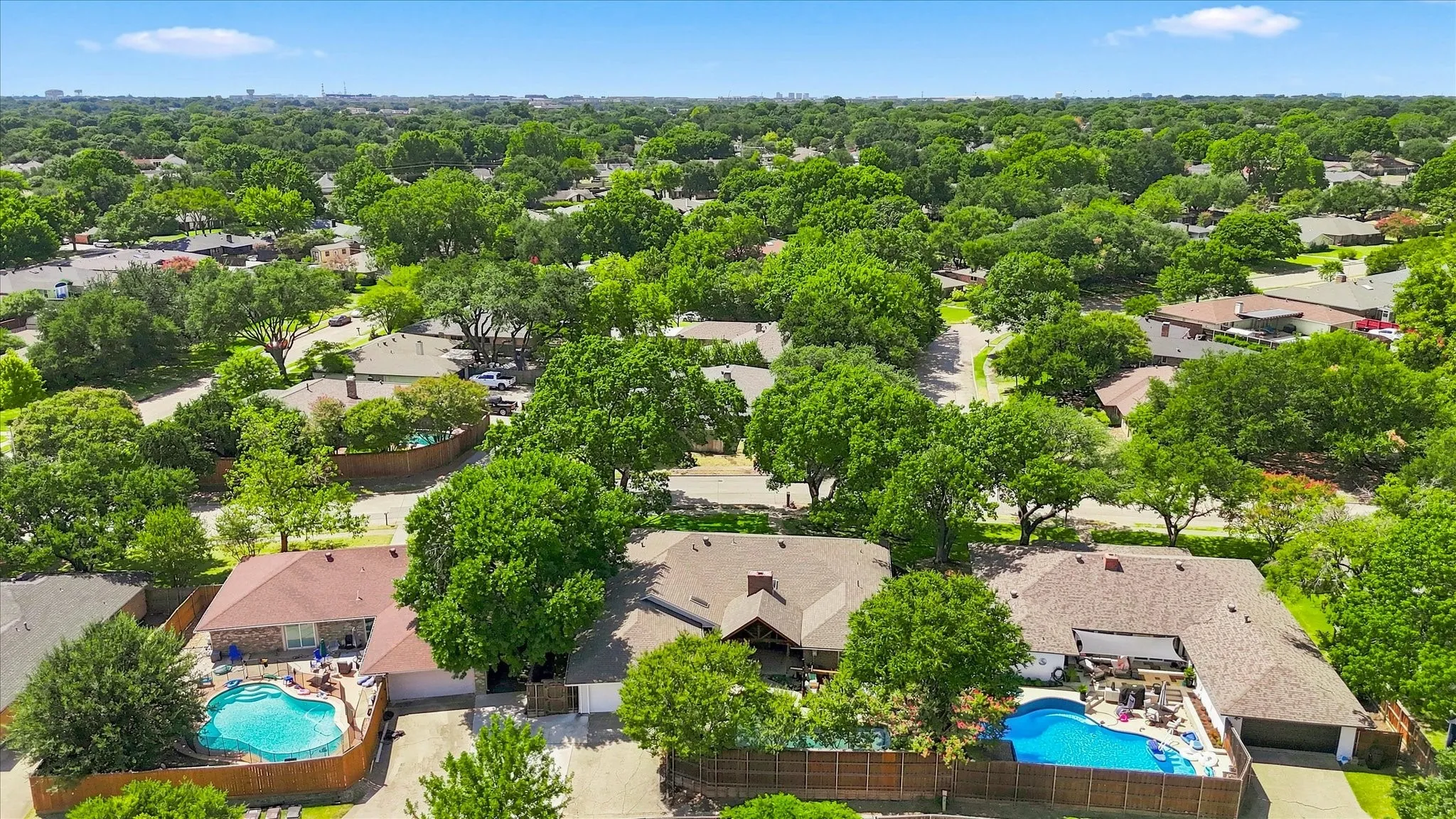 Single Family Residence For Sale in Collin County , 2525 Eucalyptus Drive, Plano, Texas 75075, 4 Bedroom, 4 Bathroom, 2 Garage spaces, 2,852 Sqft, built in 1972, mls#21369338, Real Estate Agent in Plano, Homes For Sale in Collin county, Homes For Sale in Plano, Realtor in Plano Texas, Real Estate Brokerage Independent Realty Texas, Luminita Cordes Realtor