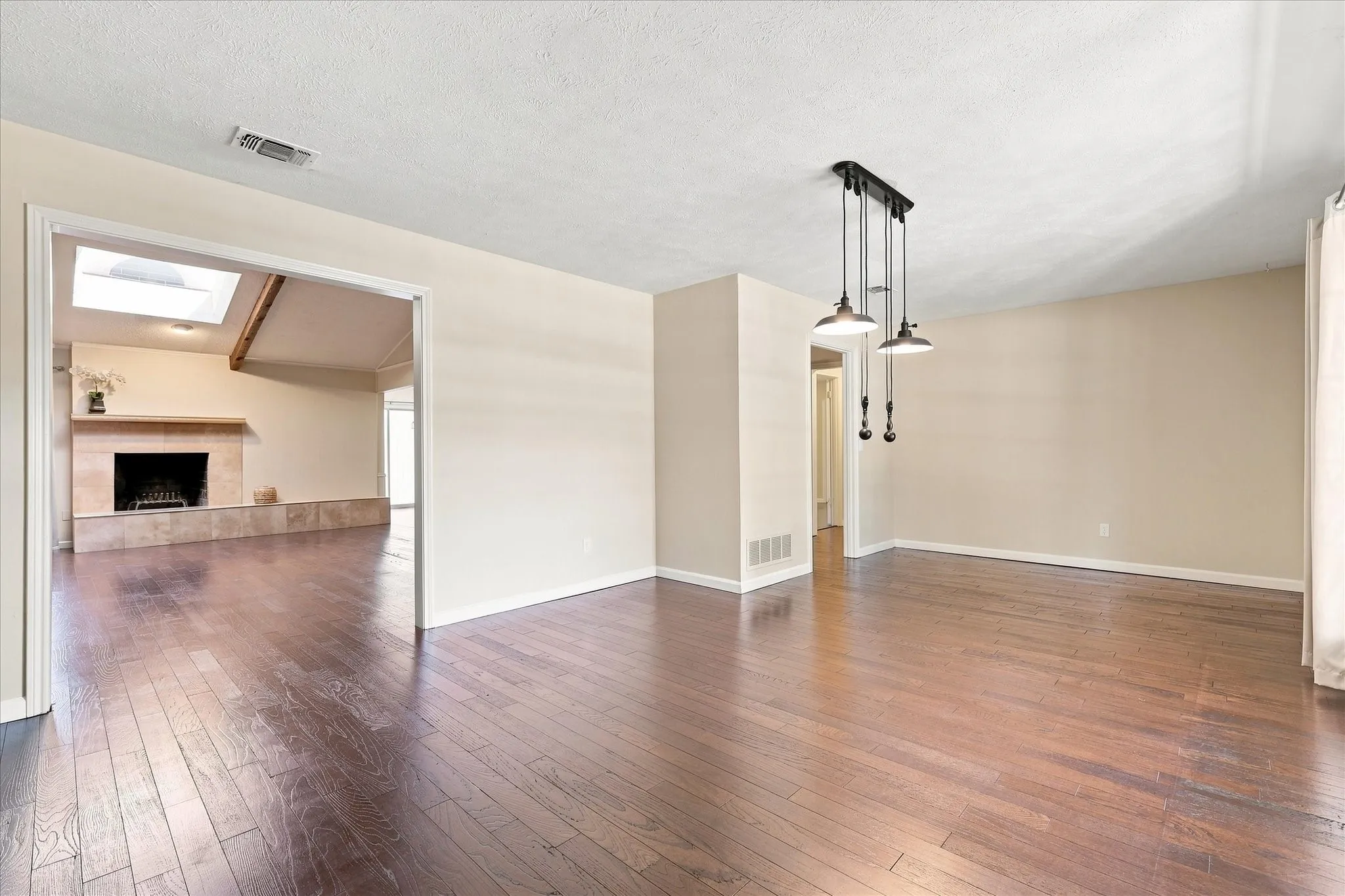 Single Family Residence For Sale in Collin County , 2525 Eucalyptus Drive, Plano, Texas 75075, 4 Bedroom, 4 Bathroom, 2 Garage spaces, 2,852 Sqft, built in 1972, mls#21369338, Real Estate Agent in Plano, Homes For Sale in Collin county, Homes For Sale in Plano, Realtor in Plano Texas, Real Estate Brokerage Independent Realty Texas, Luminita Cordes Realtor