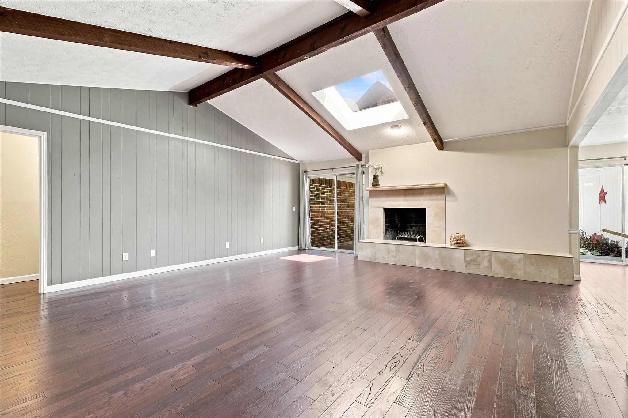 Single Family Residence For Sale in Collin County , 2525 Eucalyptus Drive, Plano, Texas 75075, 4 Bedroom, 4 Bathroom, 2 Garage spaces, 2,852 Sqft, built in 1972, mls#21369338, Real Estate Agent in Plano, Homes For Sale in Collin county, Homes For Sale in Plano, Realtor in Plano Texas, Real Estate Brokerage Independent Realty Texas, Luminita Cordes Realtor
