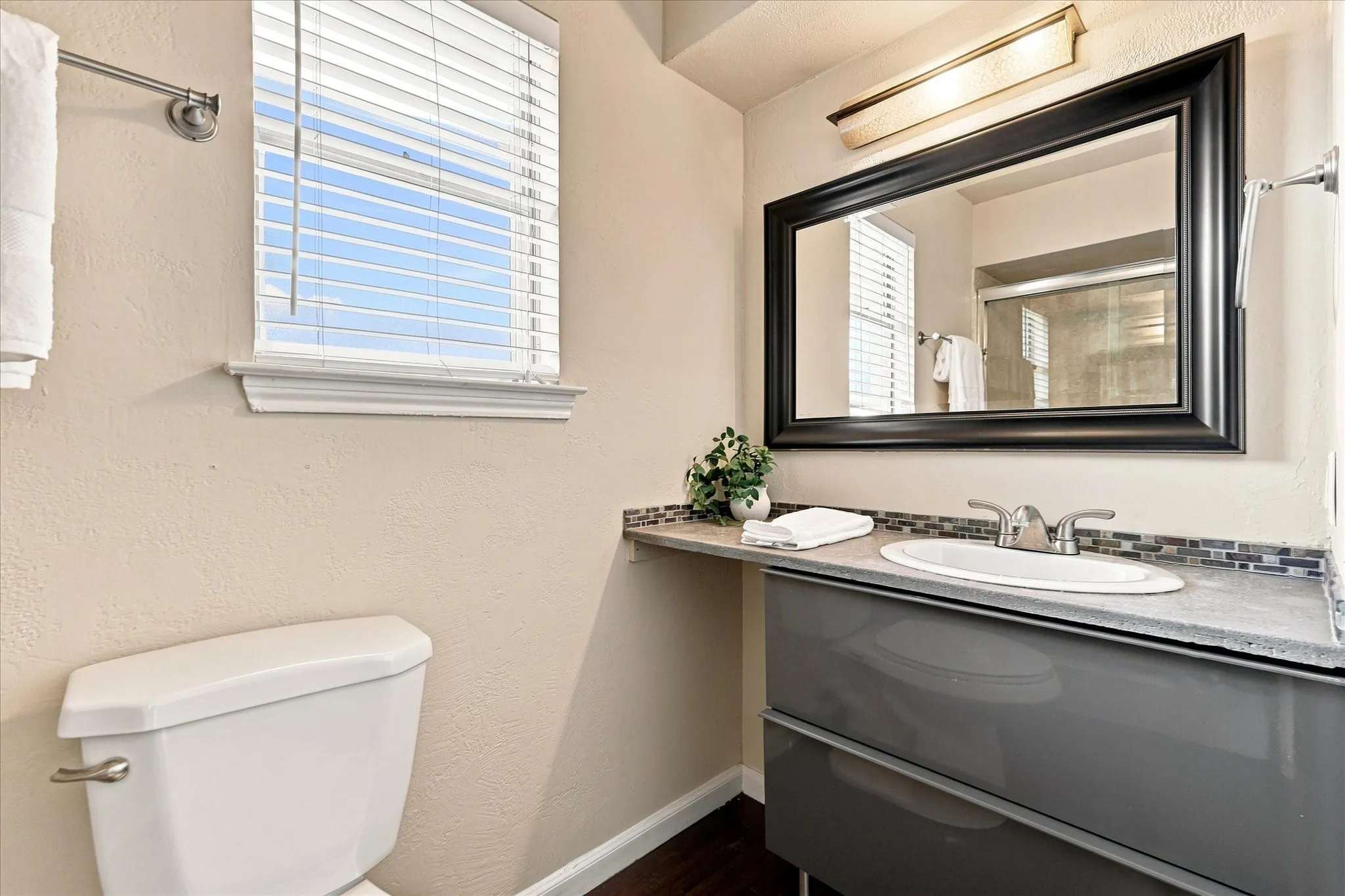 Single Family Residence For Sale in Collin County , 2525 Eucalyptus Drive, Plano, Texas 75075, 4 Bedroom, 4 Bathroom, 2 Garage spaces, 2,852 Sqft, built in 1972, mls#21369338, Real Estate Agent in Plano, Homes For Sale in Collin county, Homes For Sale in Plano, Realtor in Plano Texas, Real Estate Brokerage Independent Realty Texas, Luminita Cordes Realtor