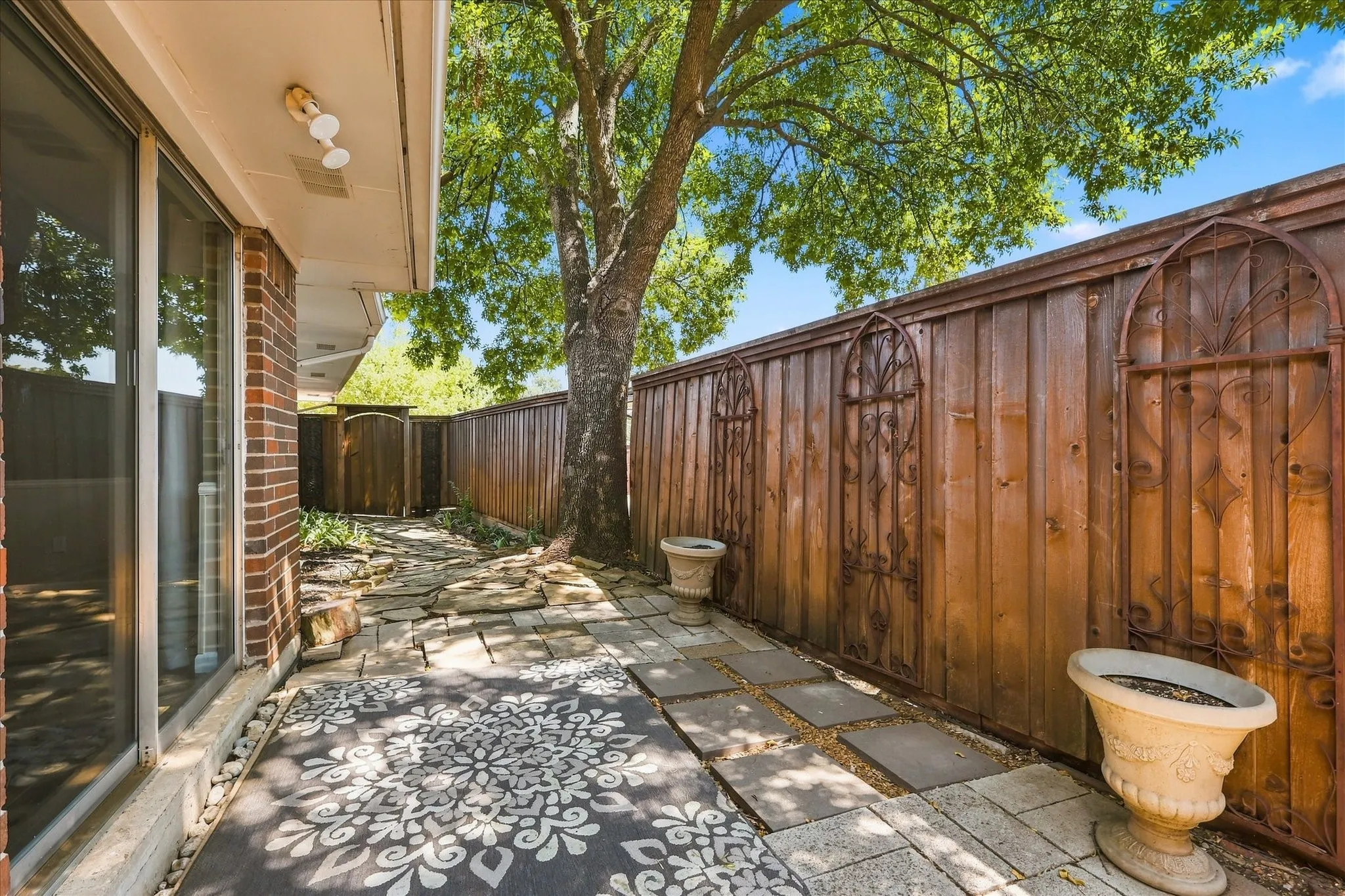 Single Family Residence For Sale in Collin County , 2525 Eucalyptus Drive, Plano, Texas 75075, 4 Bedroom, 4 Bathroom, 2 Garage spaces, 2,852 Sqft, built in 1972, mls#21369338, Real Estate Agent in Plano, Homes For Sale in Collin county, Homes For Sale in Plano, Realtor in Plano Texas, Real Estate Brokerage Independent Realty Texas, Luminita Cordes Realtor
